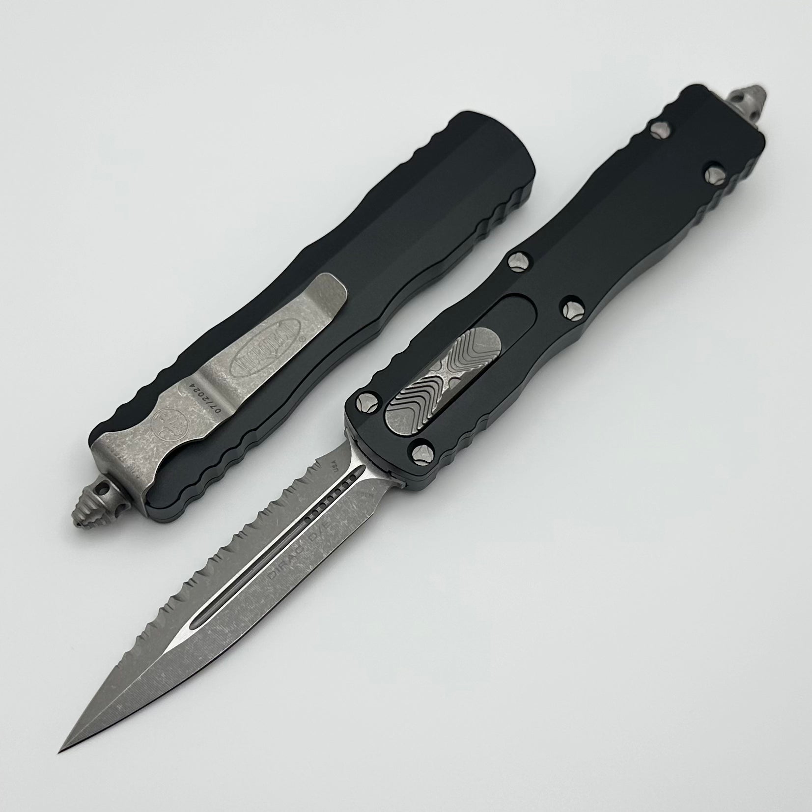 Microtech Dirac D/E Apocalyptic Full Serrated & Black OTF Knife with Breaker
