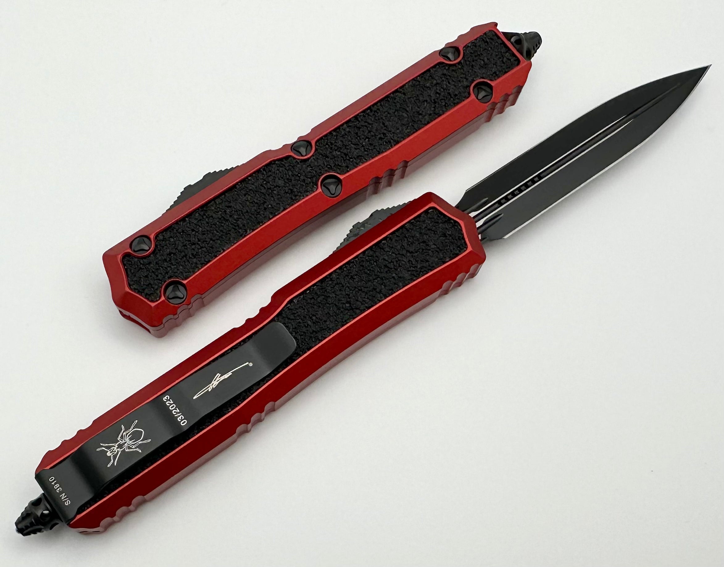 Premium Microtech Makora Signature Series - Red & Black Double Edge Knife