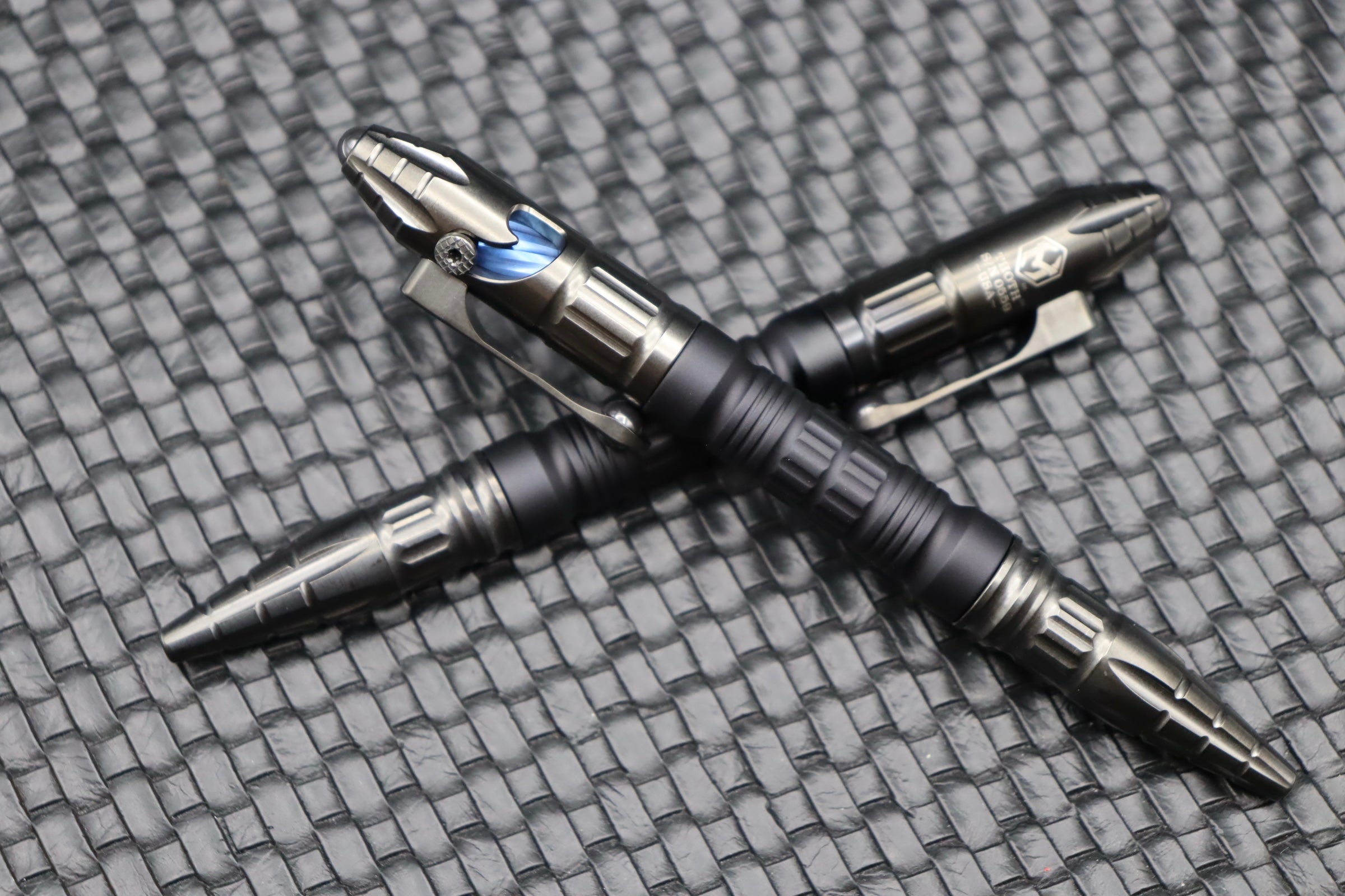 Heretic Knives Thoth DLC Premium Pen with Blue Accent