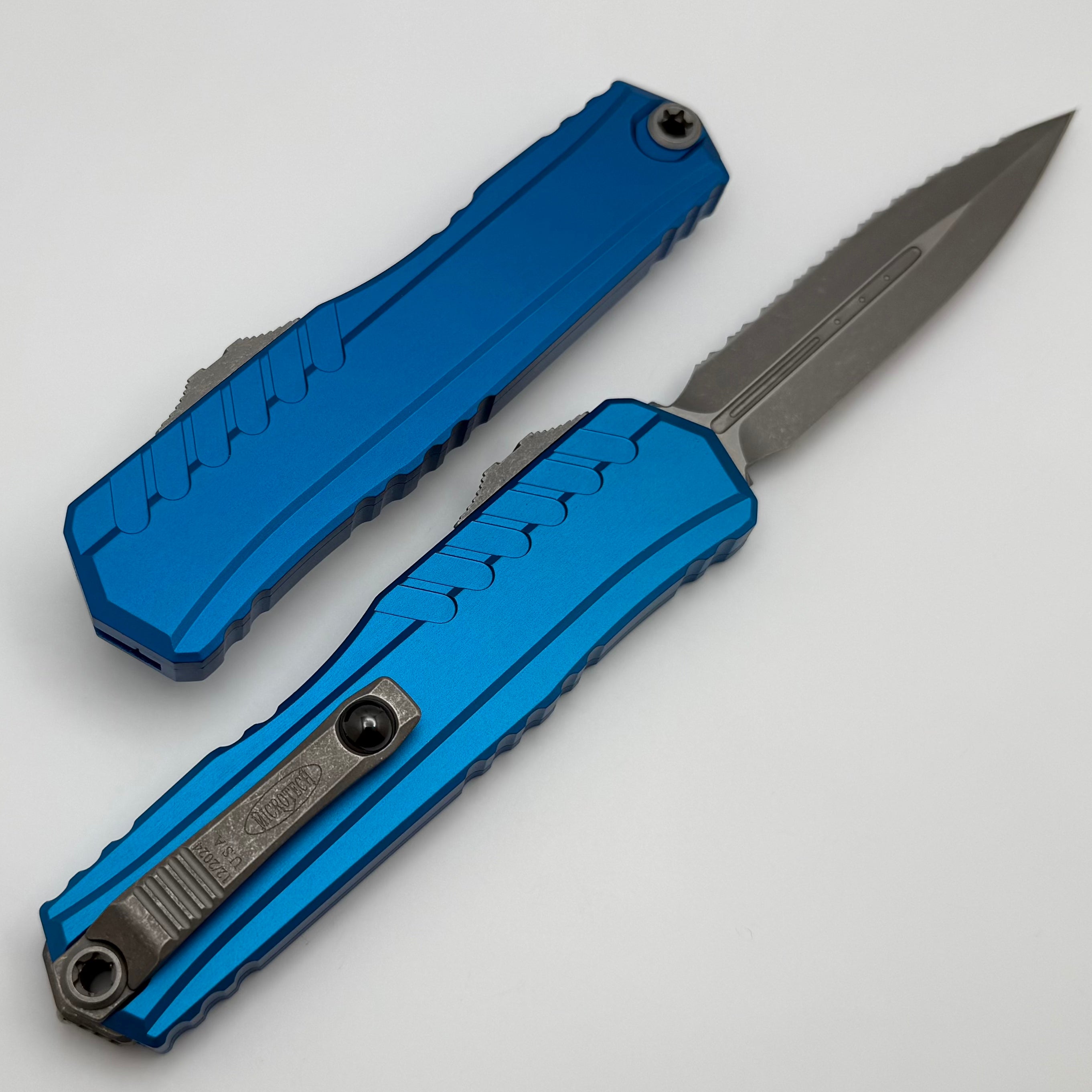 Microtech Cypher II D/E Full Serrated Apocalyptic - Premium Tactical Knife with Blue Handle