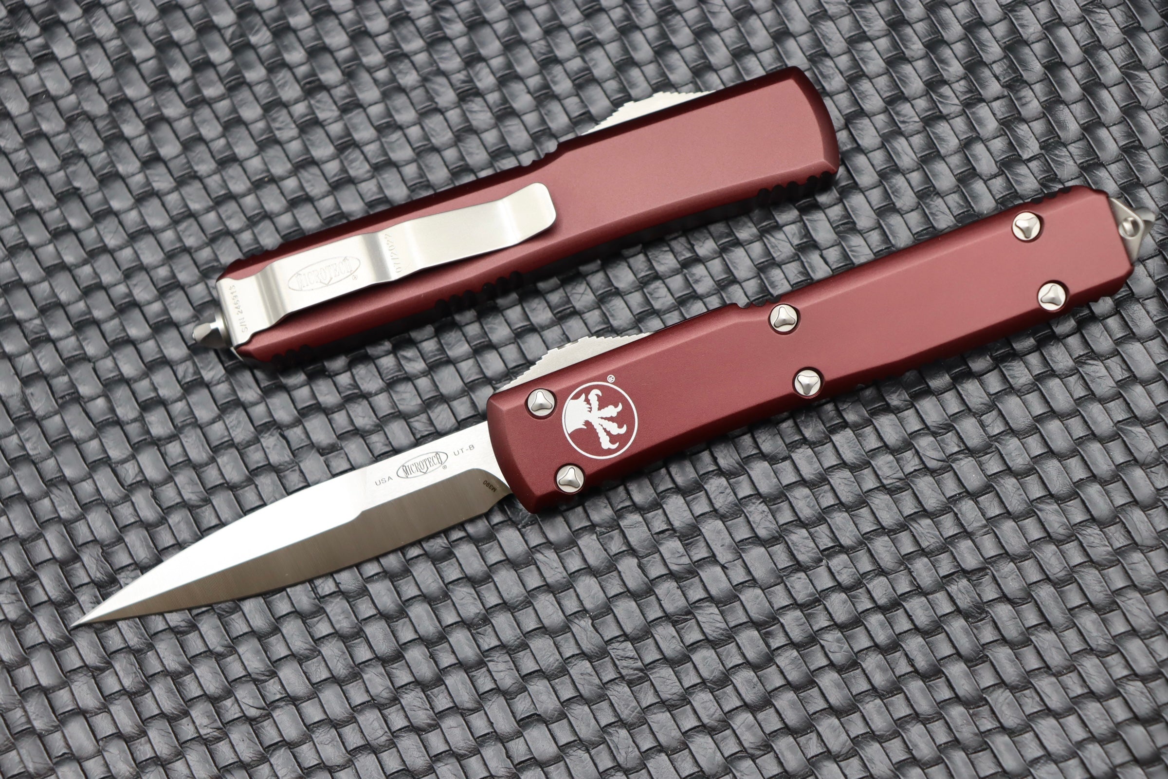 Microtech Ultratech Bayonet Satin Standard & Merlot 120-4MR - Premium OTF Knife