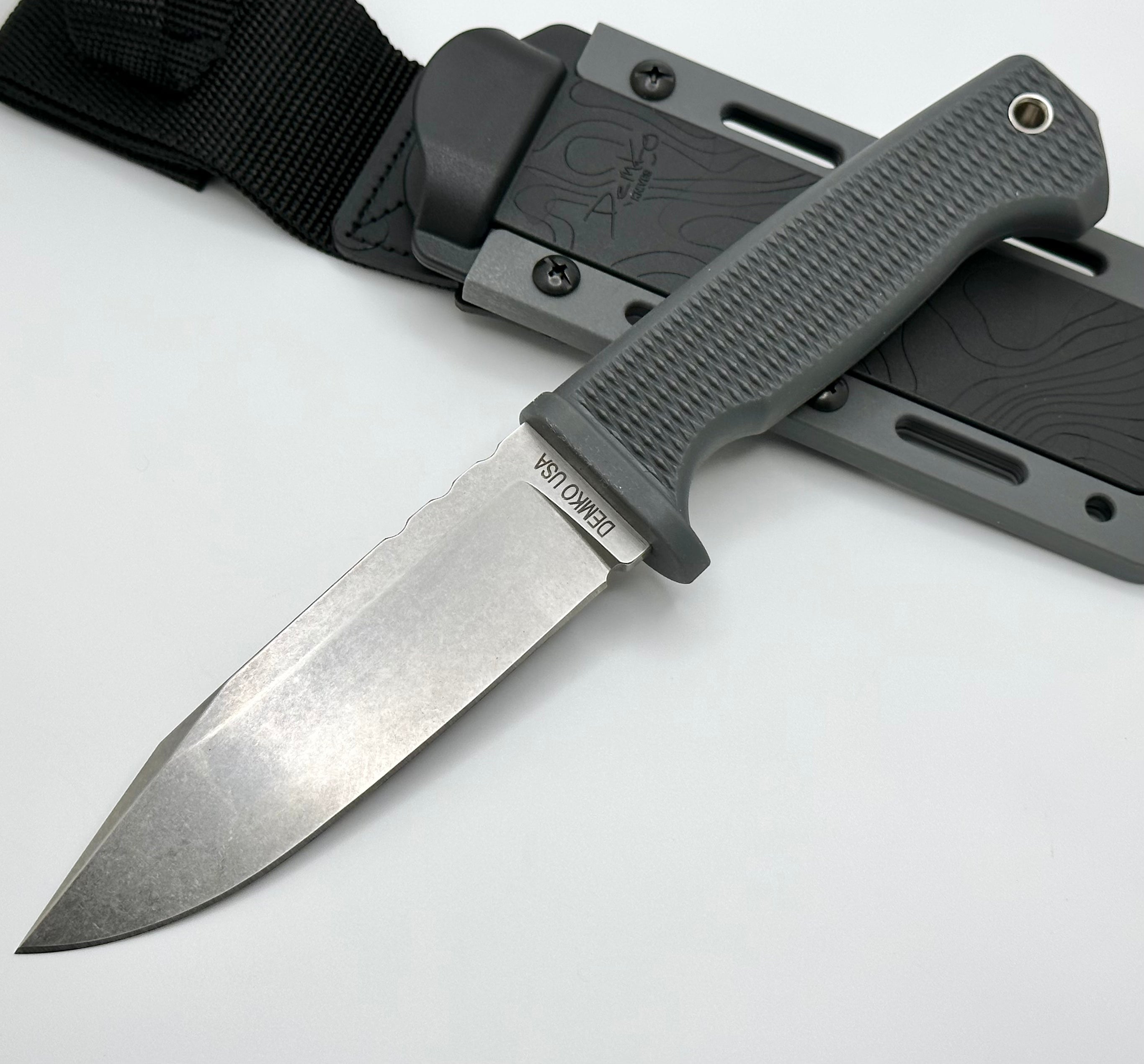 Premium Demko FreeReign Clip Point Knife - MagnaCut Steel & Ergonomic Rubberized Handle