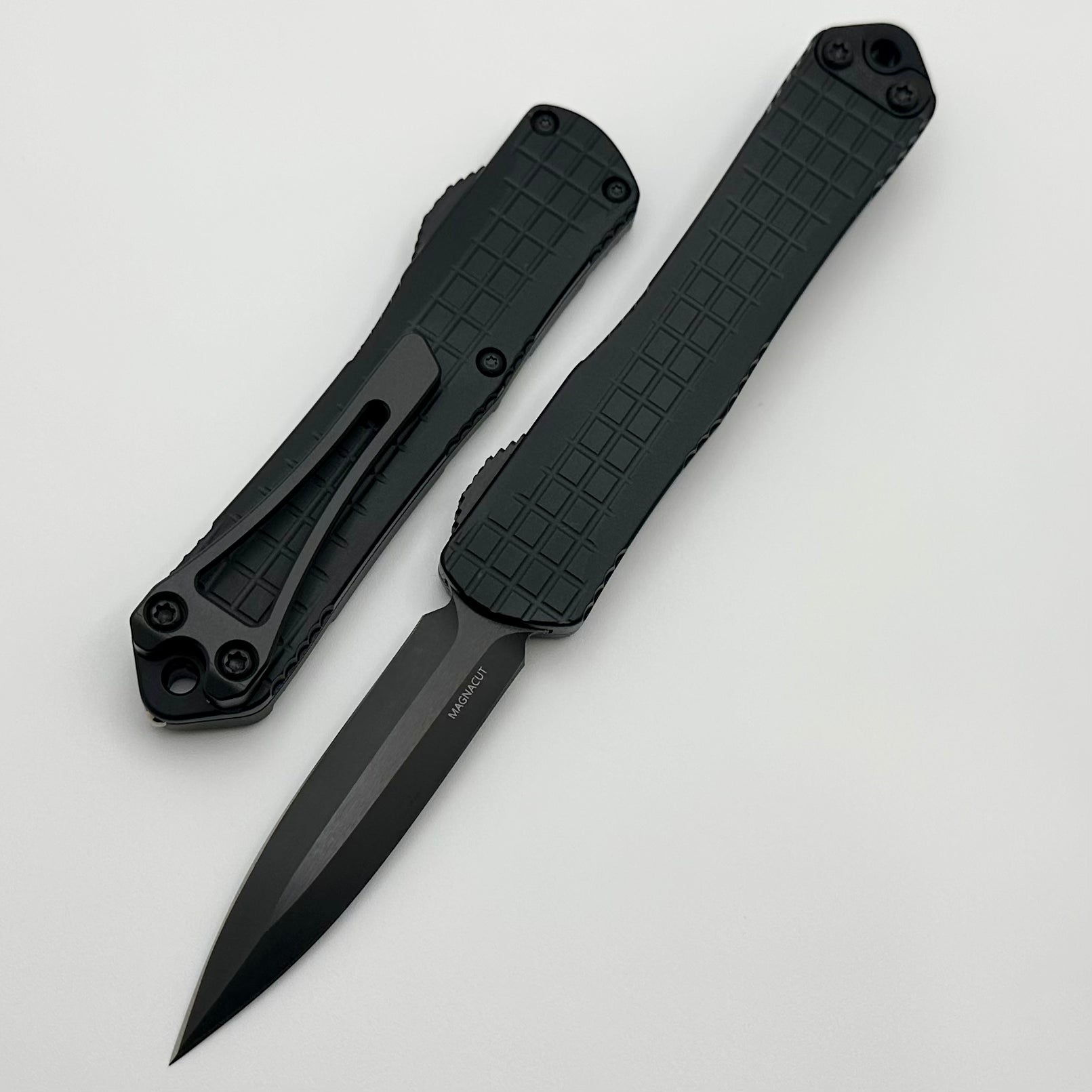 Heretic Knives Manticore S Premium Black DLC MagnaCut OTF Knife