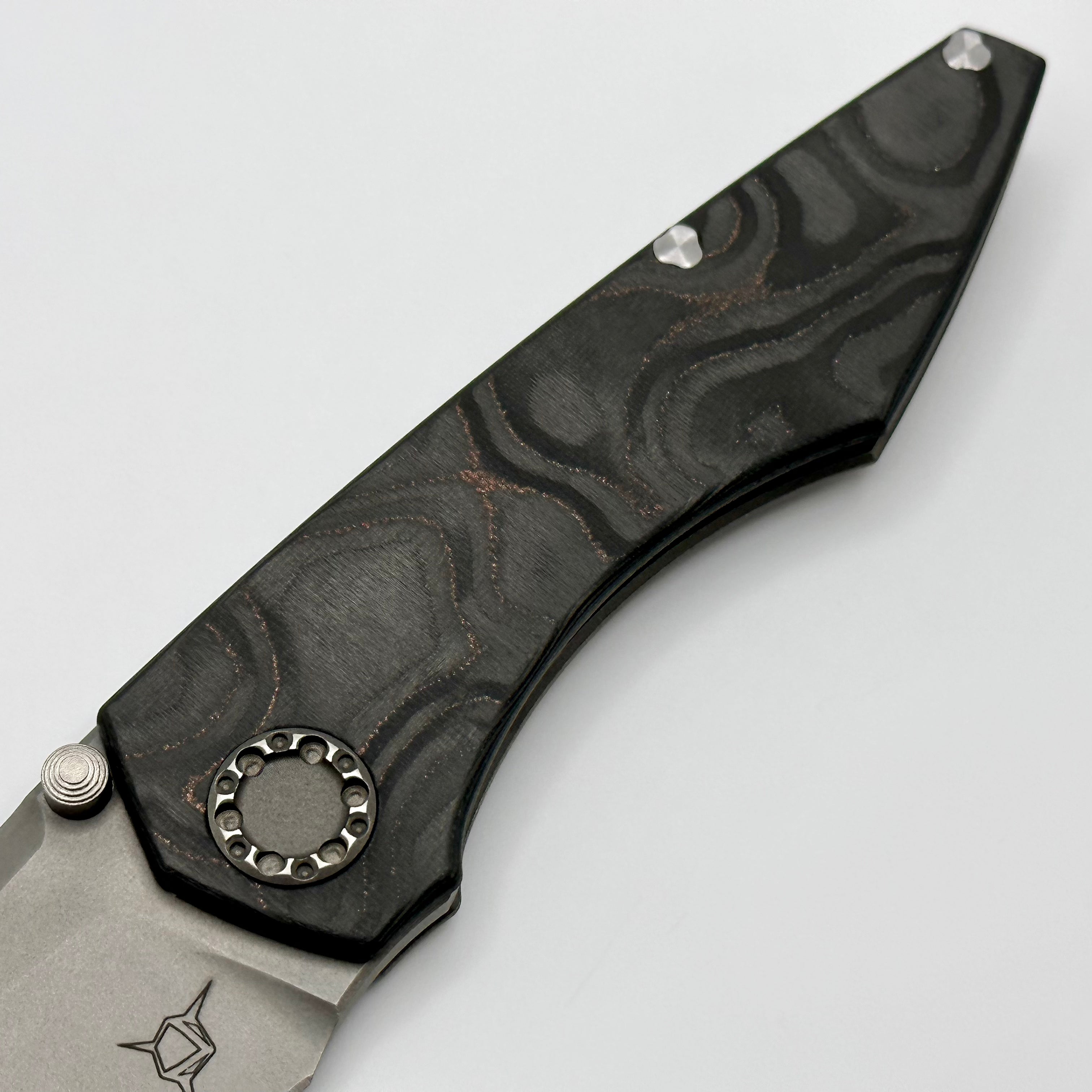 Premium Sharknivco Mini Goblin M6 - Mokume Camo Carbon & RWL34 Blade