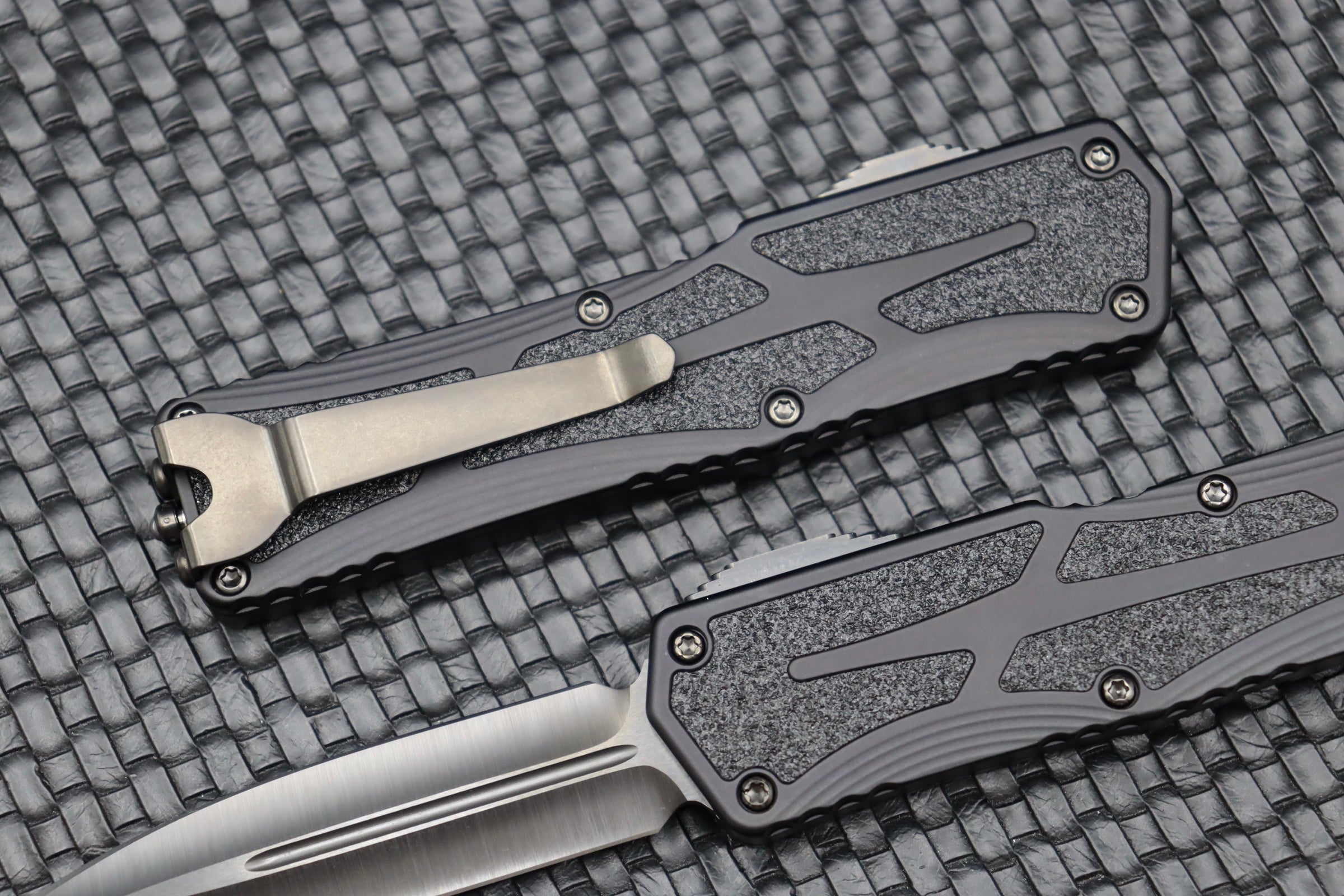 Premium Heretic Knives Colossus - Ultimate Double Edge DLC Blade with Black Fat Carbon Handle