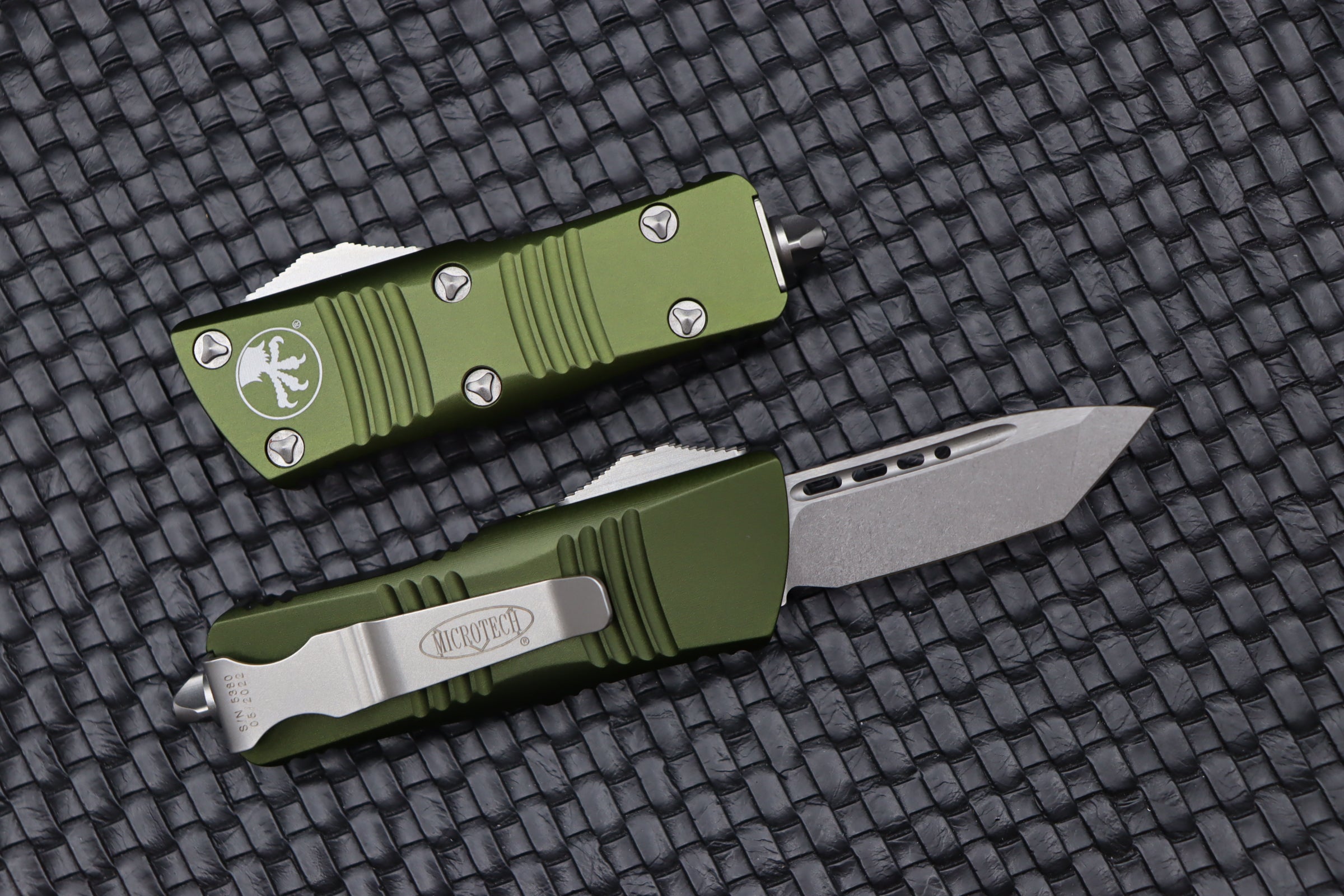 Microtech Troodon Mini Tanto: Premium Compact OTF Knife