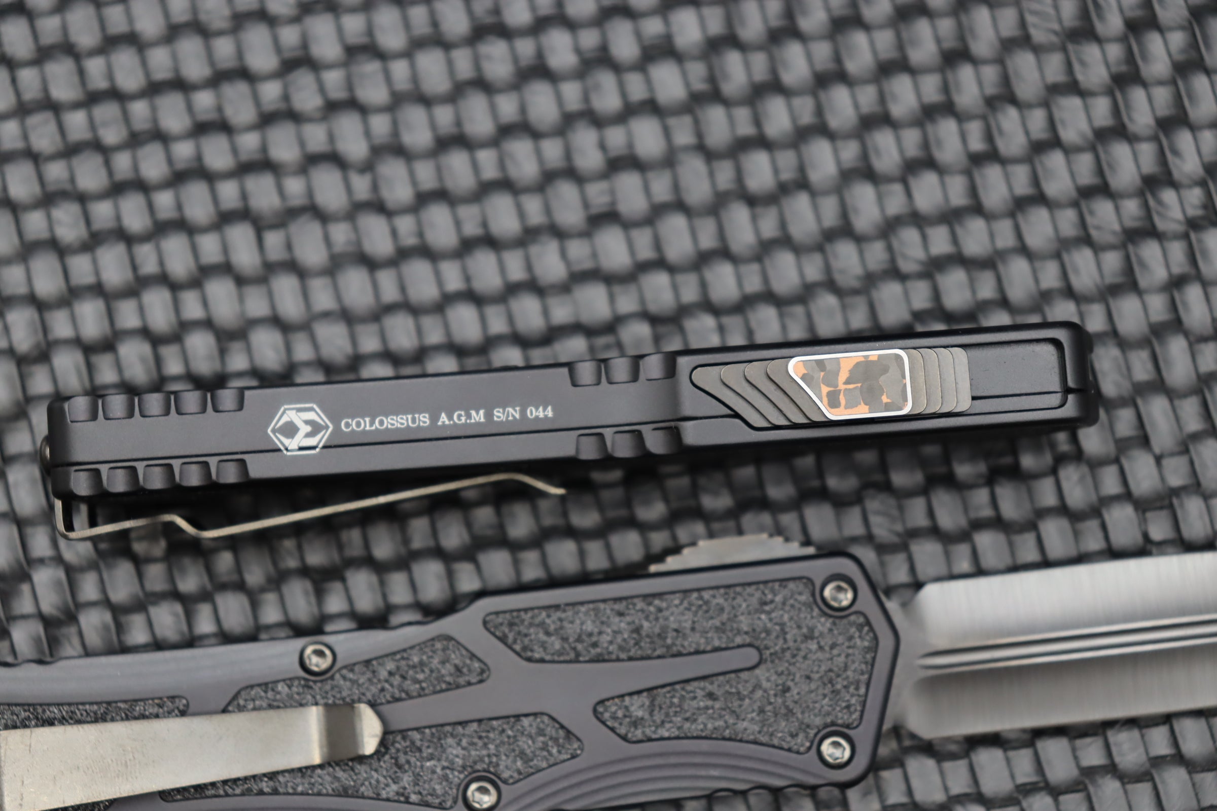 Premium Heretic Knives Colossus - Ultimate Double Edge DLC Blade with Black Fat Carbon Handle