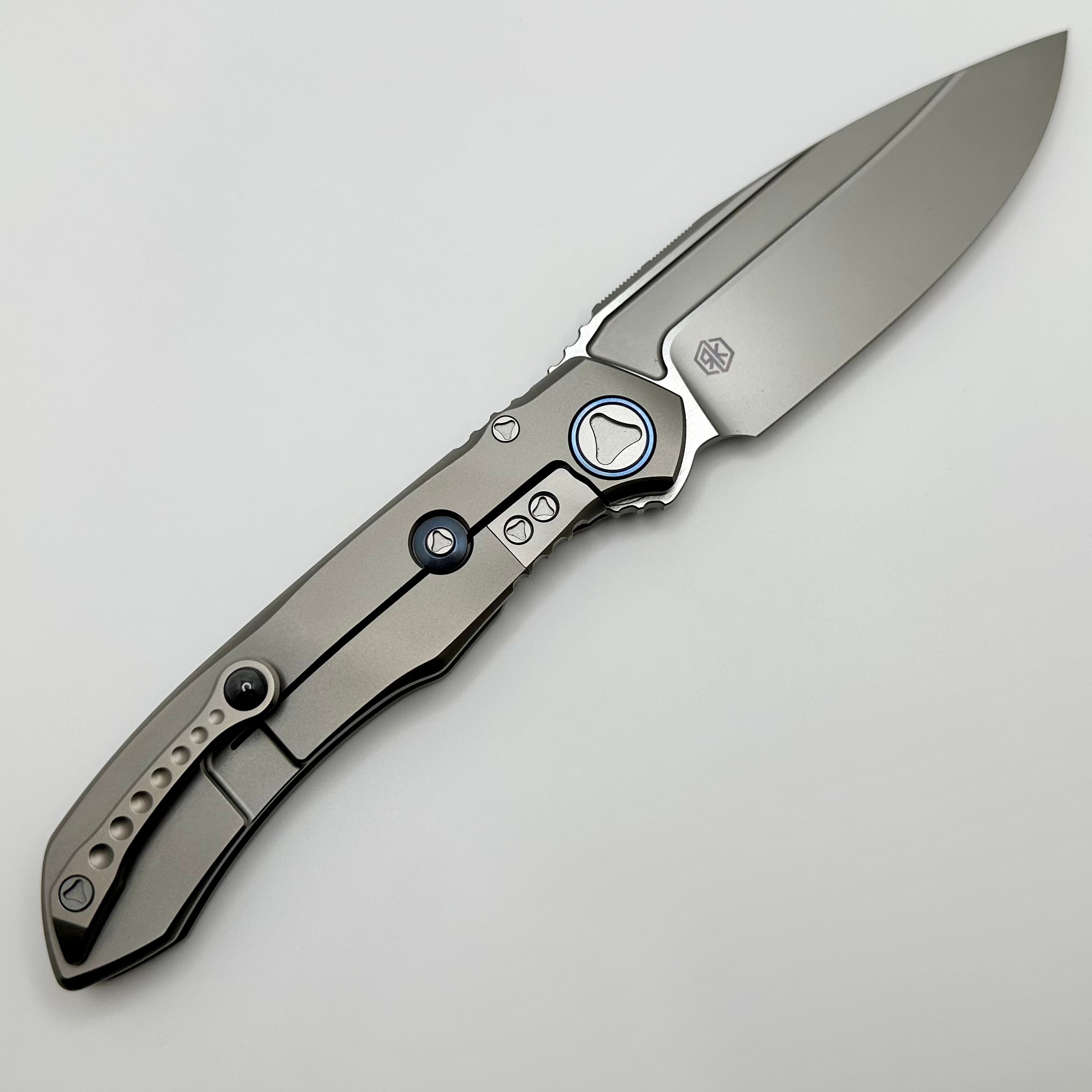 Premium Microtech ANAX Titanium Knife with Carbon Fiber Inlay - Pre-Owned Excellence