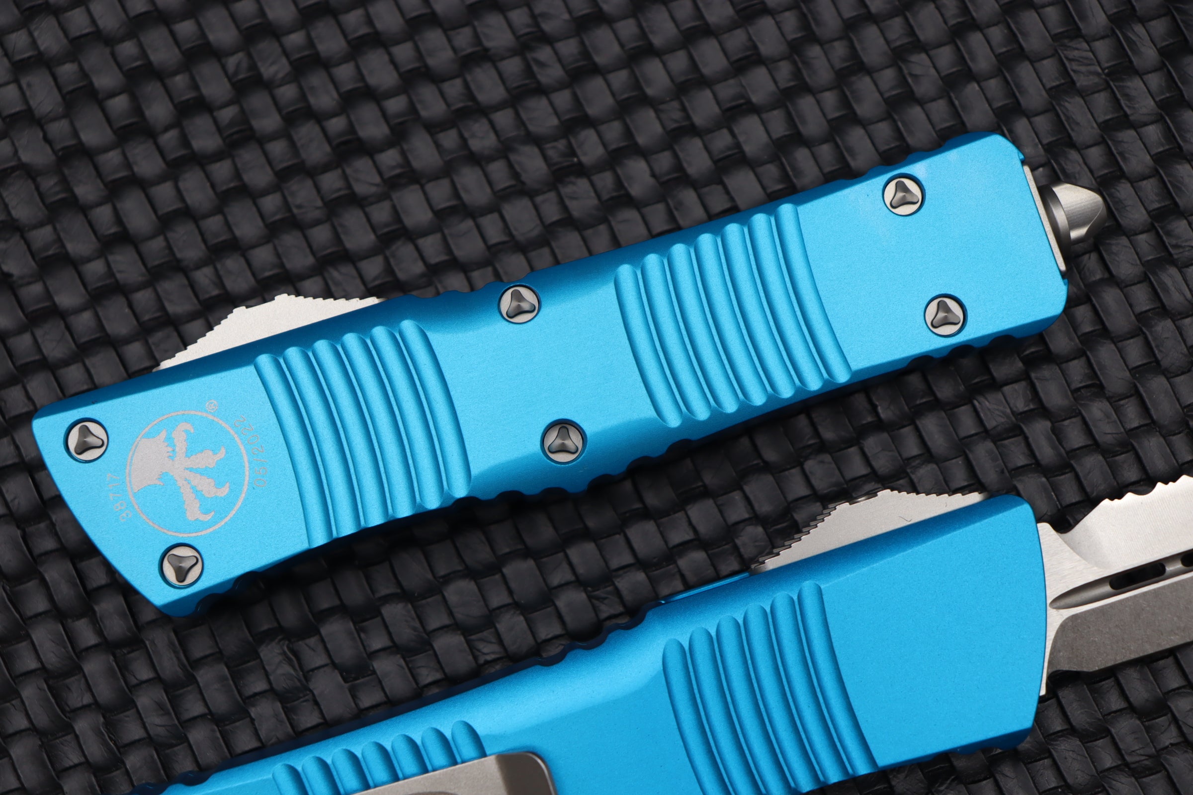 Ultimate Microtech Combat Troodon Double Edge Fully Serrated Knife - Stonewash & Turquoise