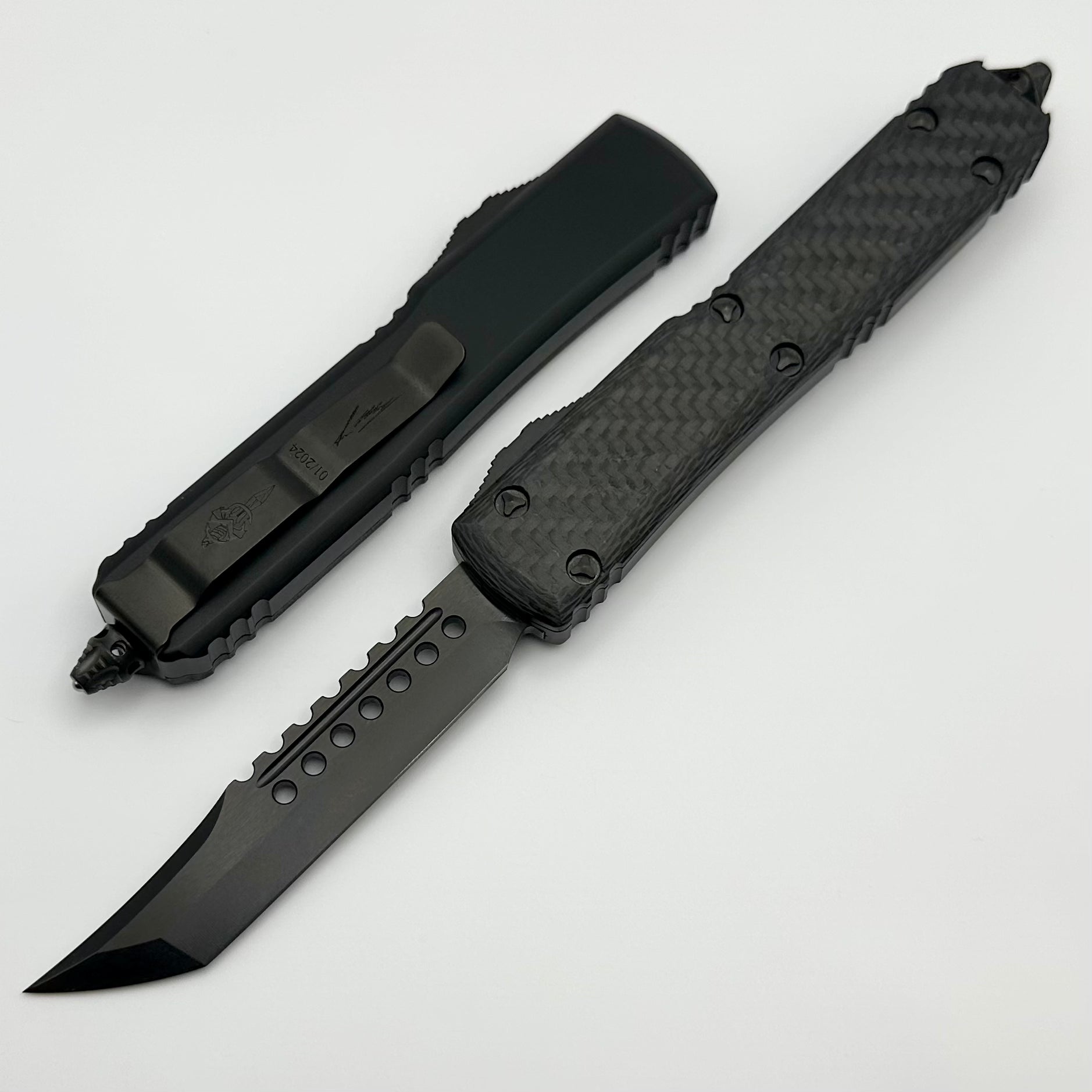 Microtech Ultratech Hellhound DLC Shadow - Premium Carbon Fiber Signature Series