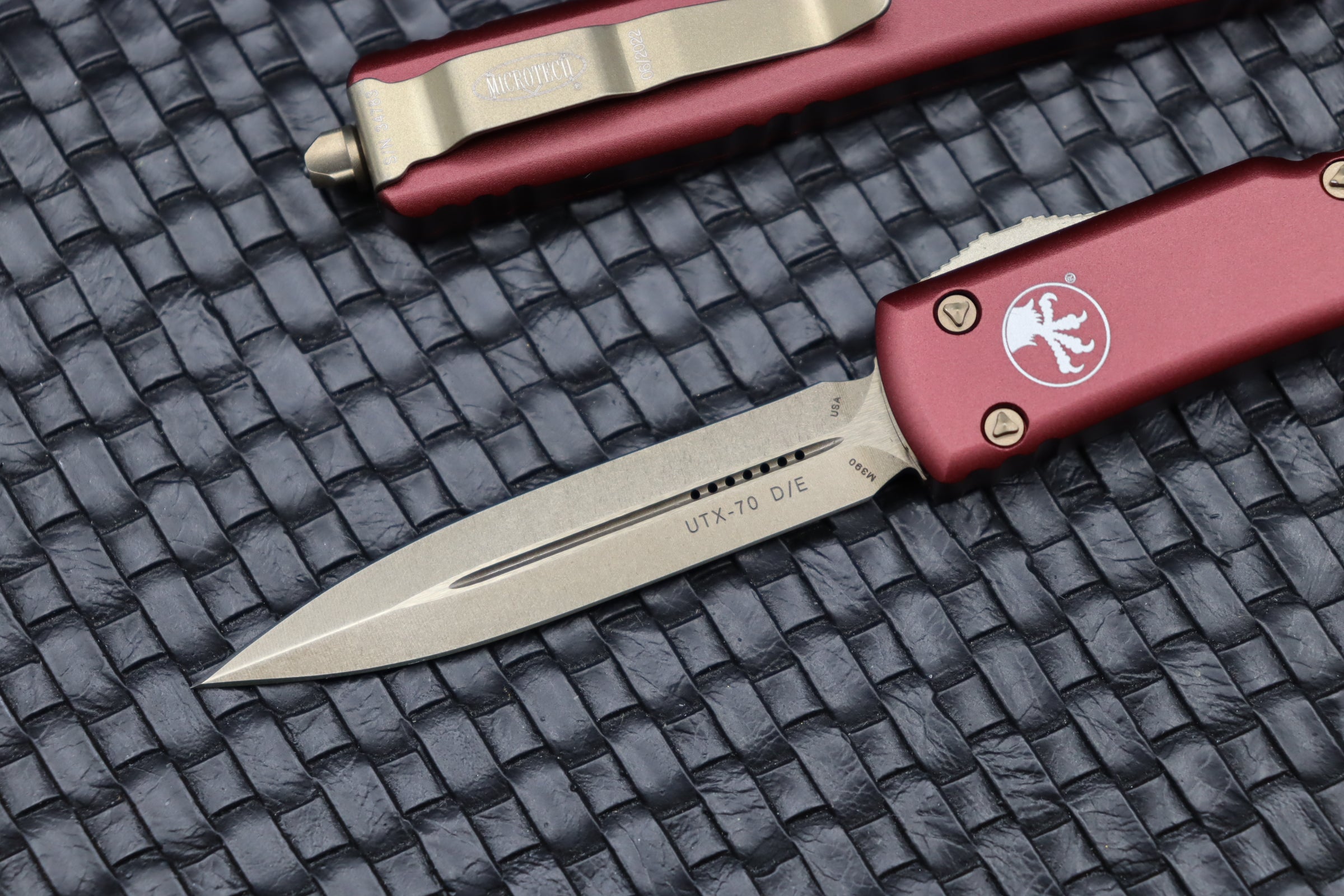 Microtech UTX-70 D/E Double Edge Bronze & Merlot - Compact Tactical Knife