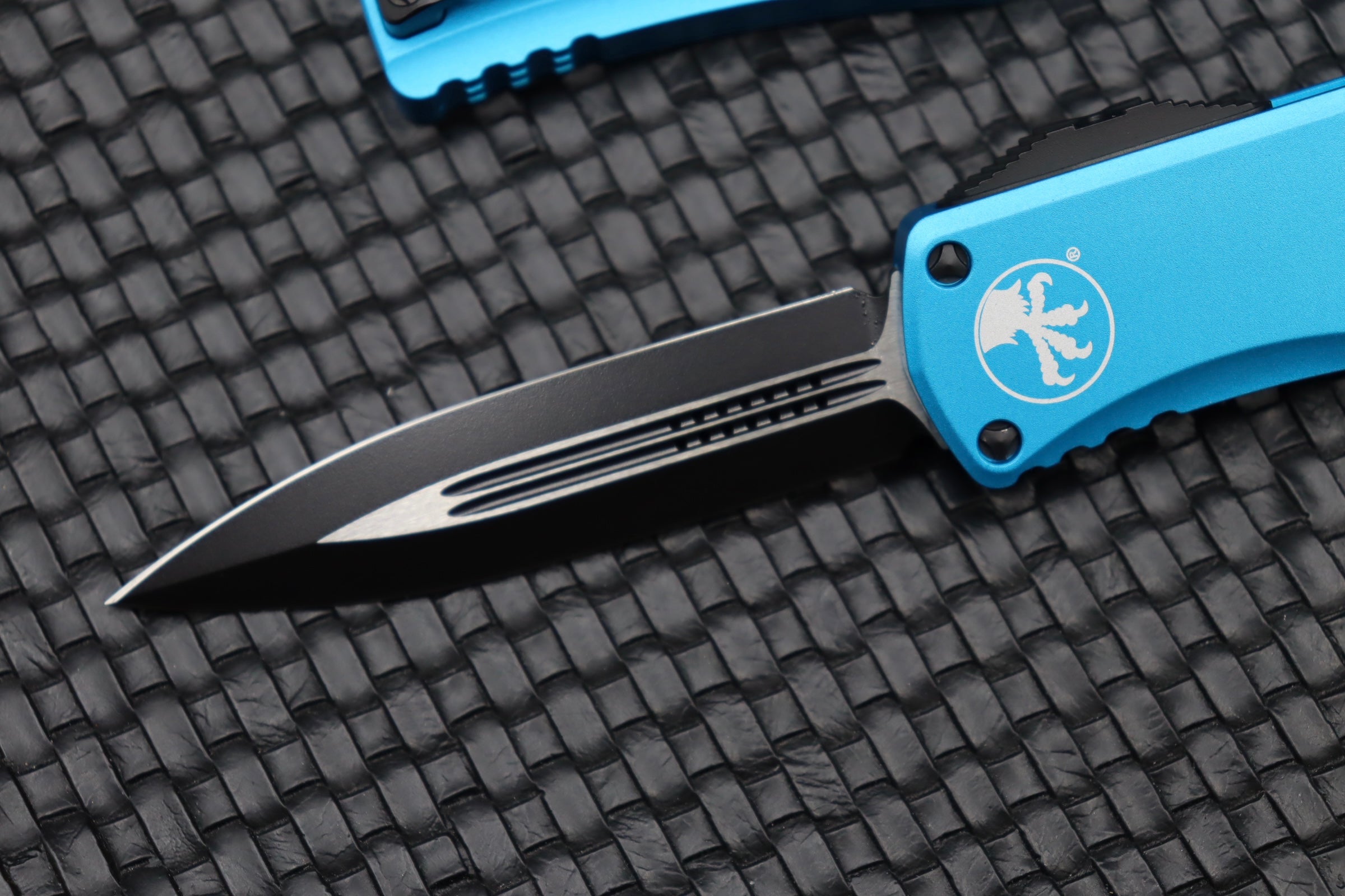 Premium Microtech Hera Double Edge Knife - Black & Turquoise 702-1TQ