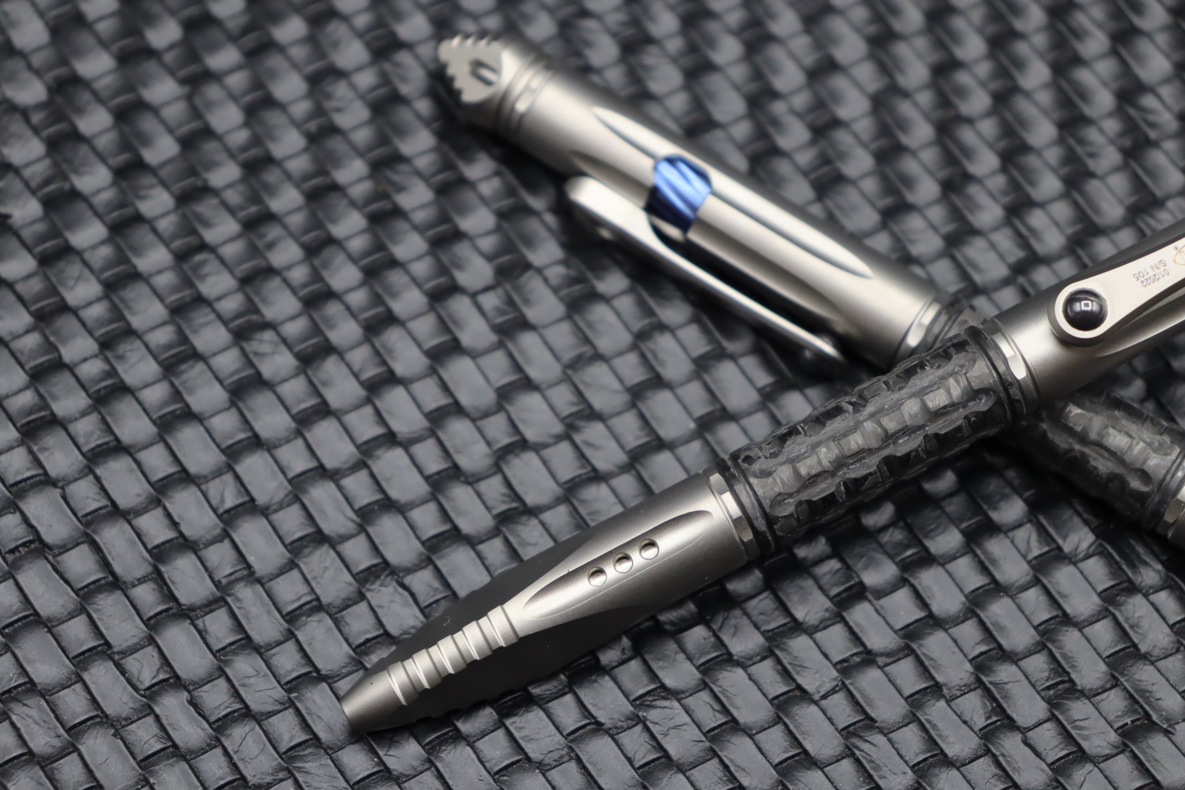 Microtech Kyroh Premium Bolt-Action Pen - Full Size Bead Blast Titanium