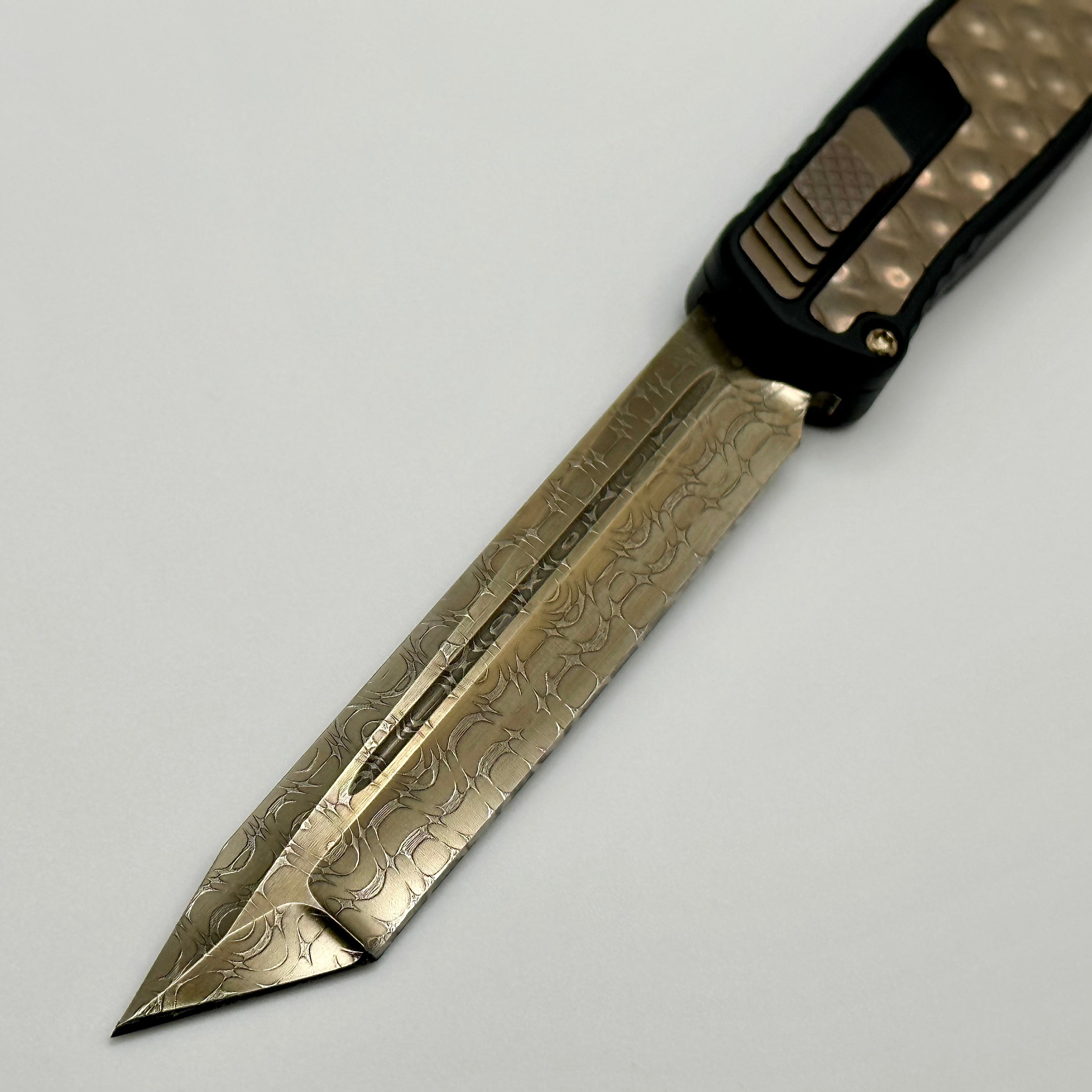 Heretic Knives Cleric II 2: Premium Vegas Forge Razorwire Tanto with Bronzed Damascus & Bronze Bubble Inlays