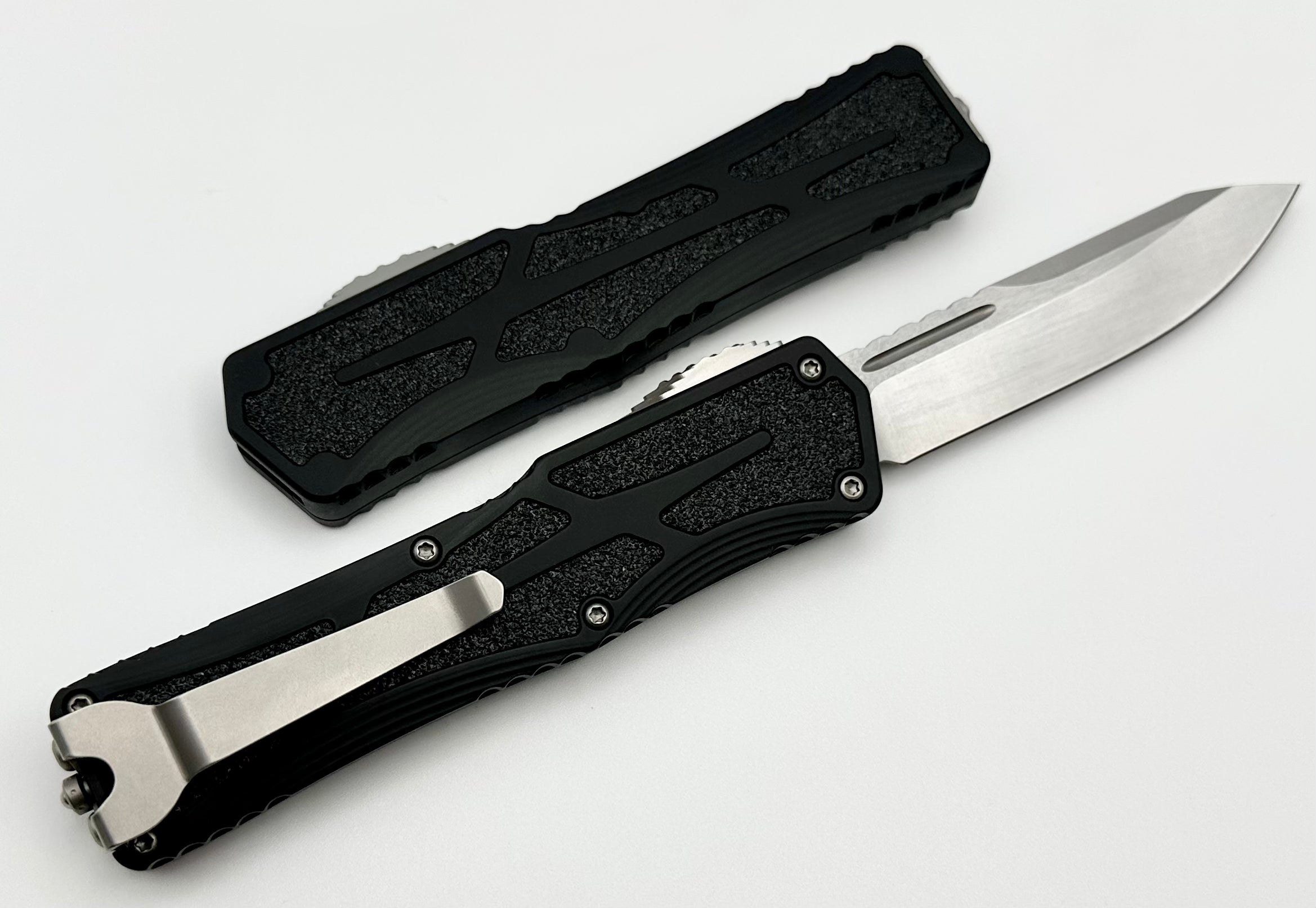 Heretic Knives Colossus Premium Single Edge Magnacut Blade & Black Aluminum Handle