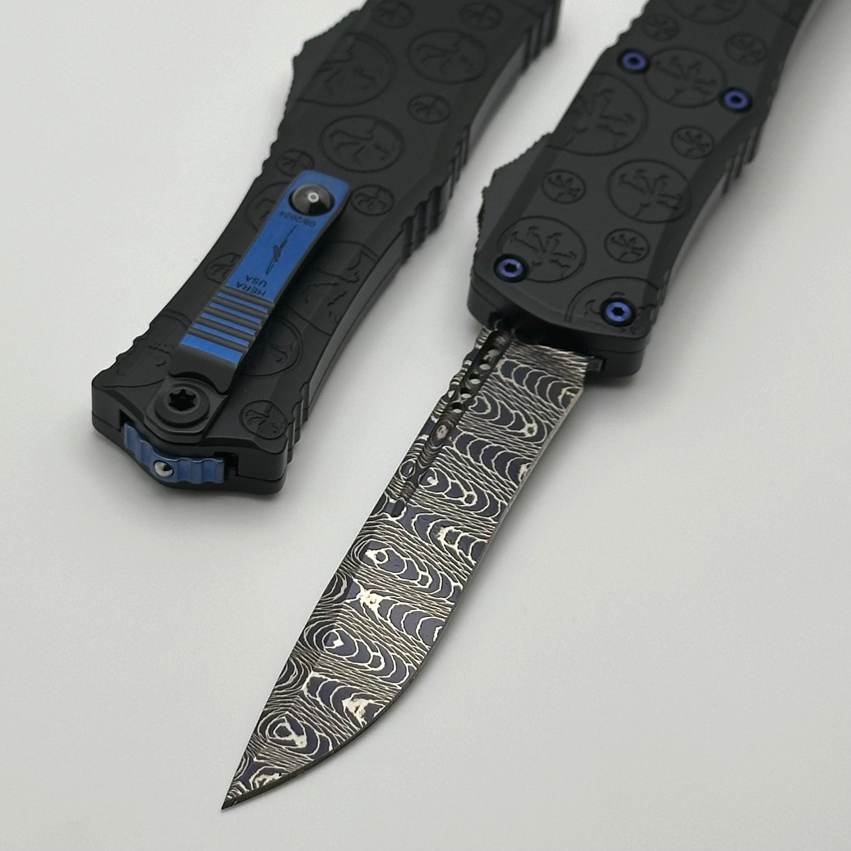 Microtech Hera II Mini Signature Series - Premium Damascus Blade & Blue Titanium Hardware