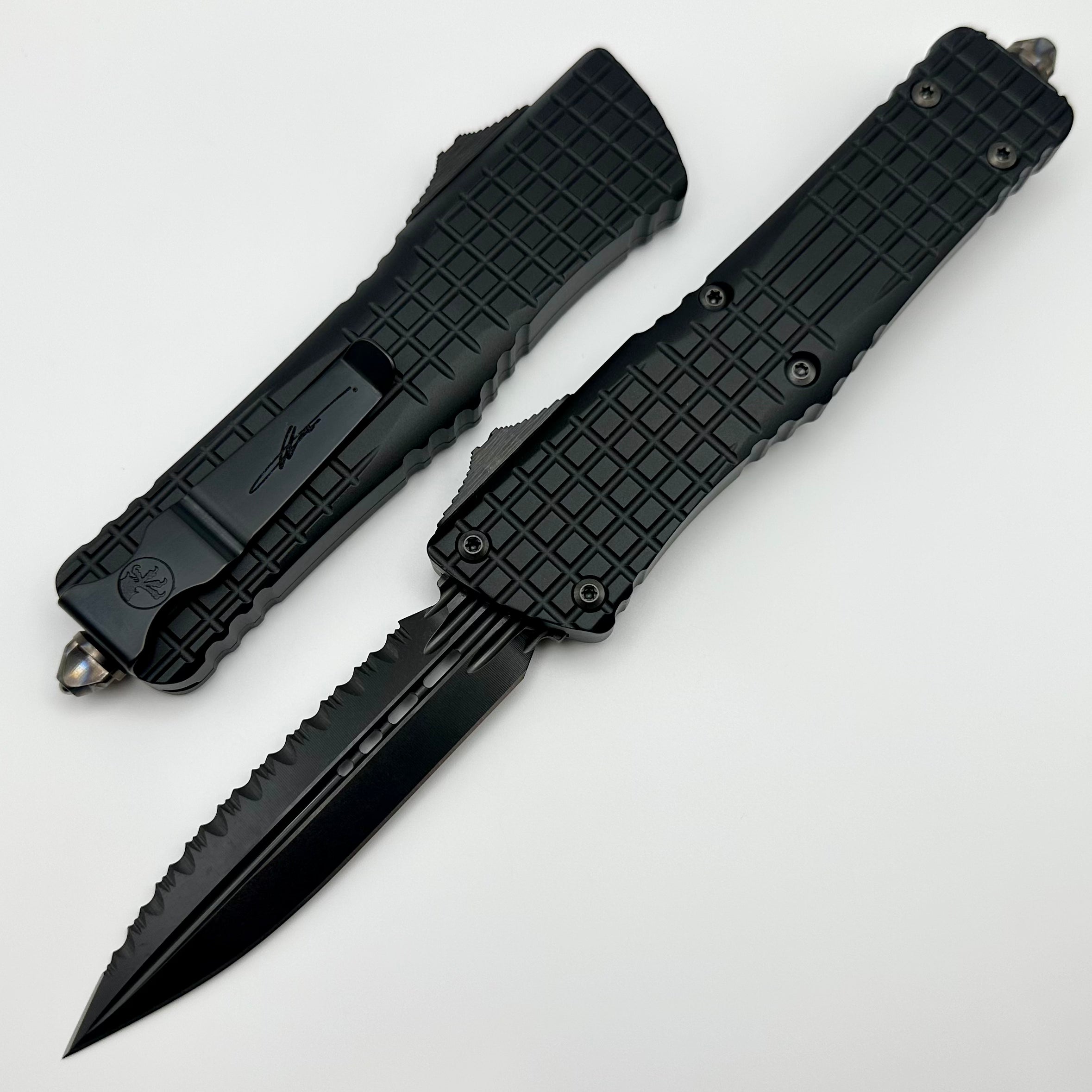 Ultimate Microtech Combat Troodon Delta Frag Shadow DLC Knife - Carbon Fiber & Flamed Breaker