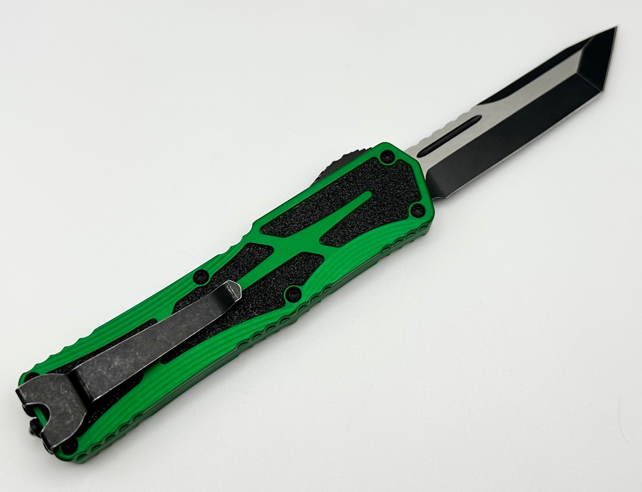 Heretic Knives Colossus SE: Ultimate Tactical EDC in Twin Tone Black Magnacut & Green Aluminum Handle