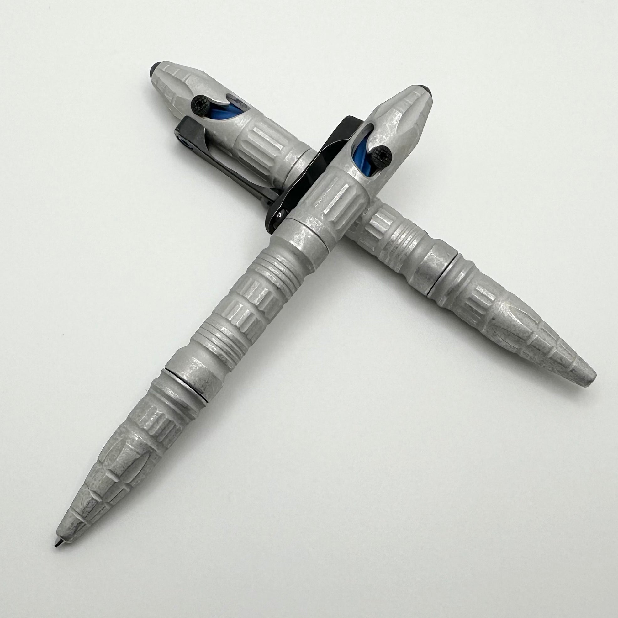 Heretic Knives Thoth Pen - Winter Edition with Blizzard Worn Finish & Blue Accents