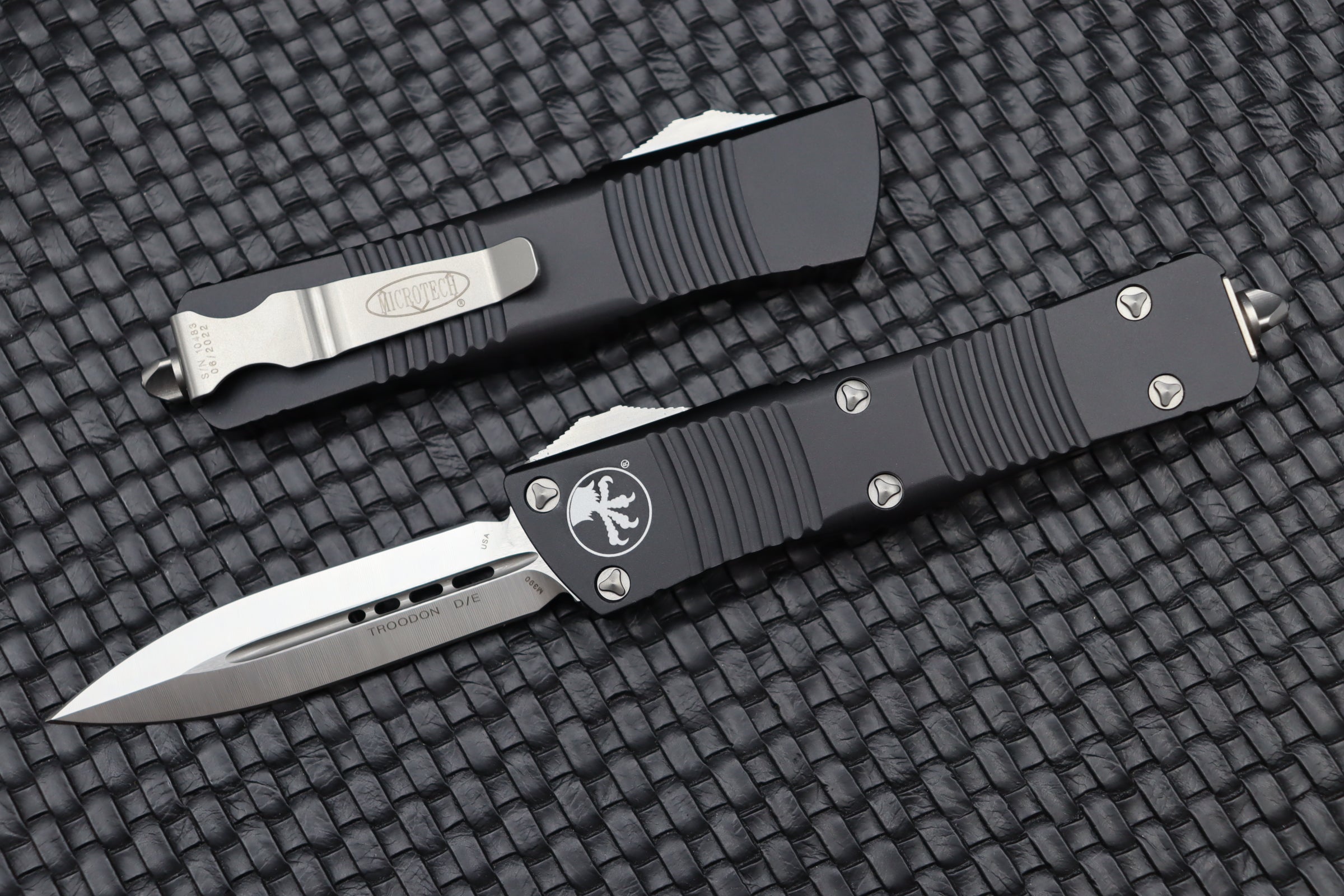 Microtech Troodon D/E Satin & Black - Ultimate Compact OTF Knife