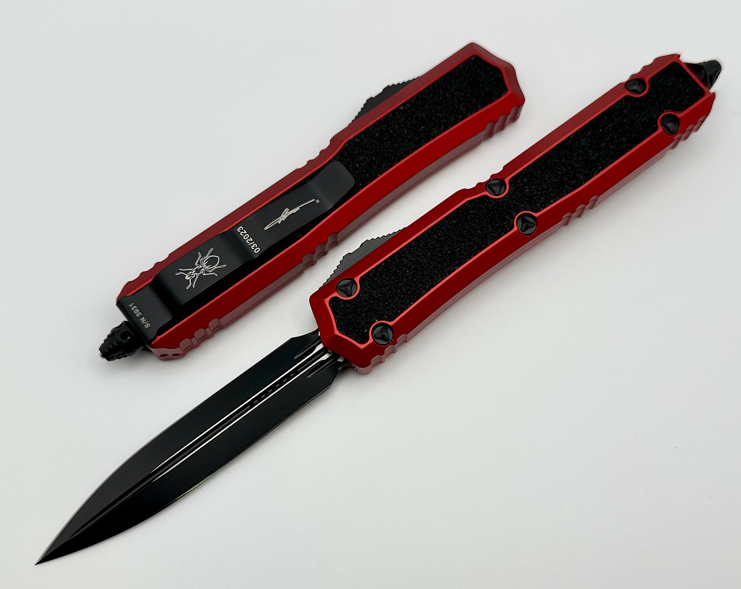 Premium Microtech Makora Signature Series - Red & Black Double Edge Knife