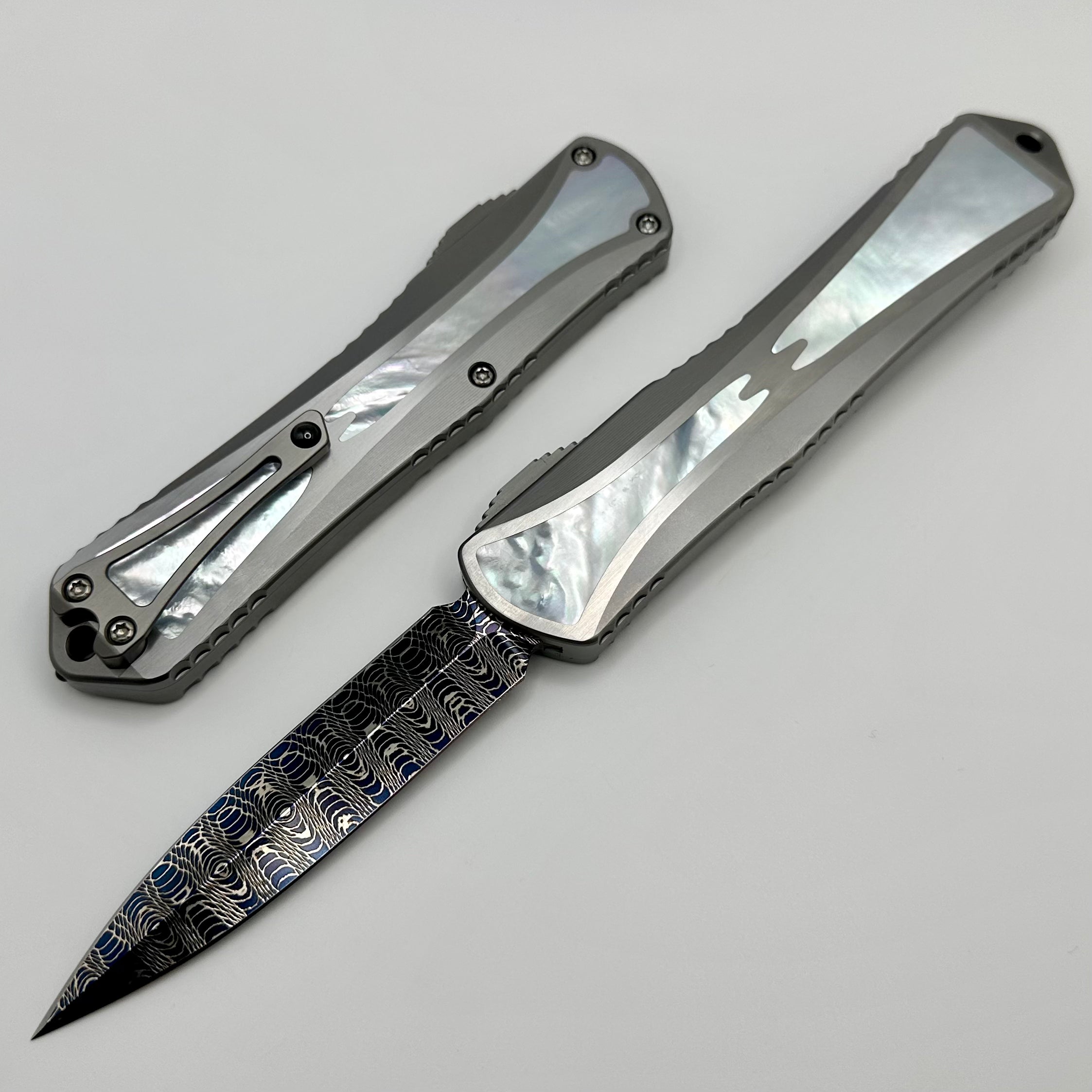 Premium Heretic Knives Manticore X: Vegas Forge Damascus Blade with Mother of Pearl Inlays