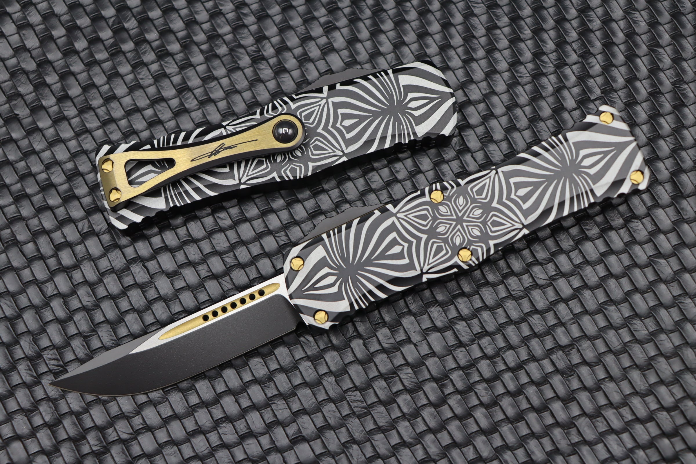 Premium Microtech Hera Knife - Two-Toned Black & Gold 'SOURCE' Artwork