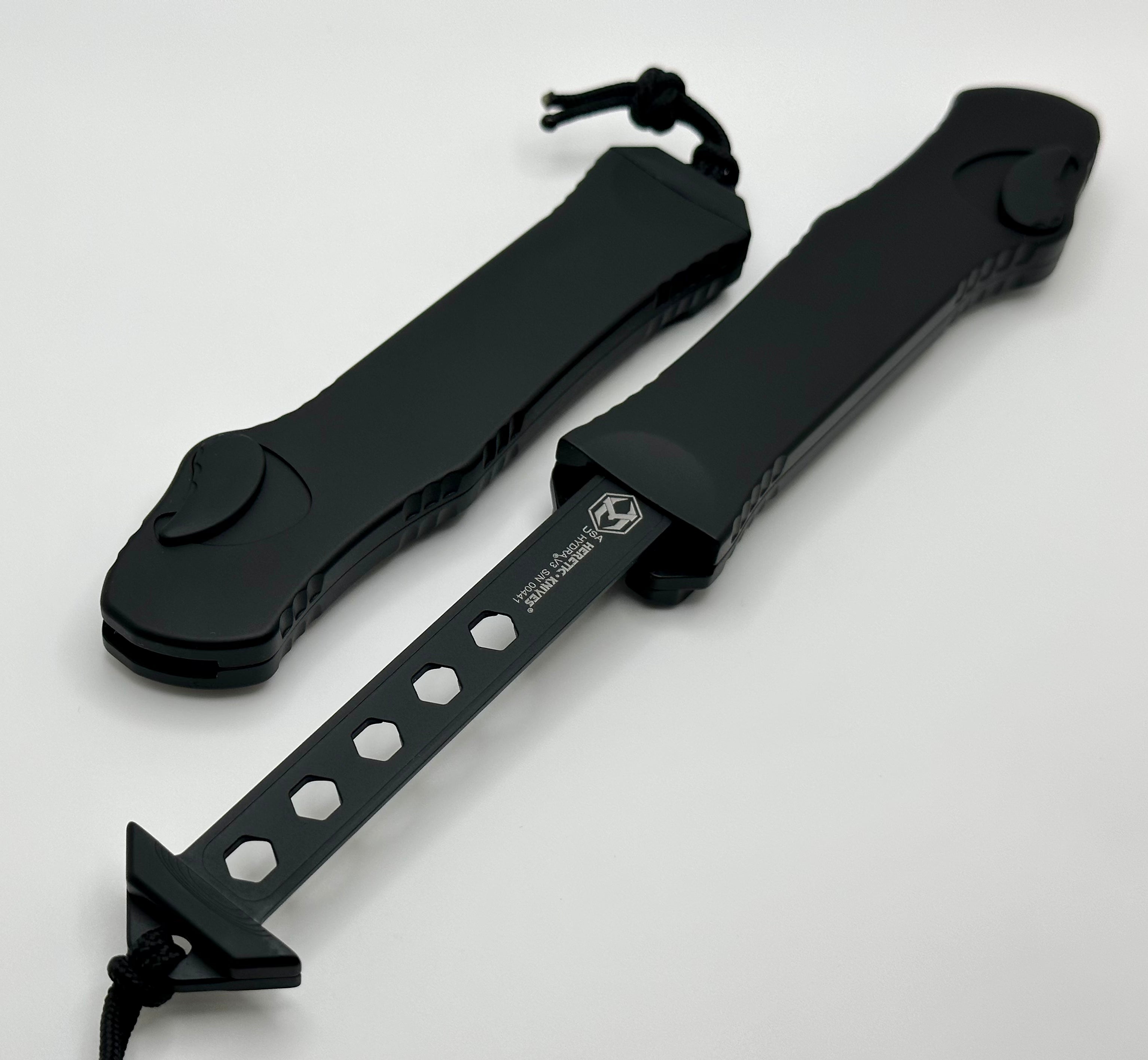 Heretic Hydra V3 Ultimate Tactical Knife - Black Aluminum Handle & DLC Tanto MagnaCut Blade