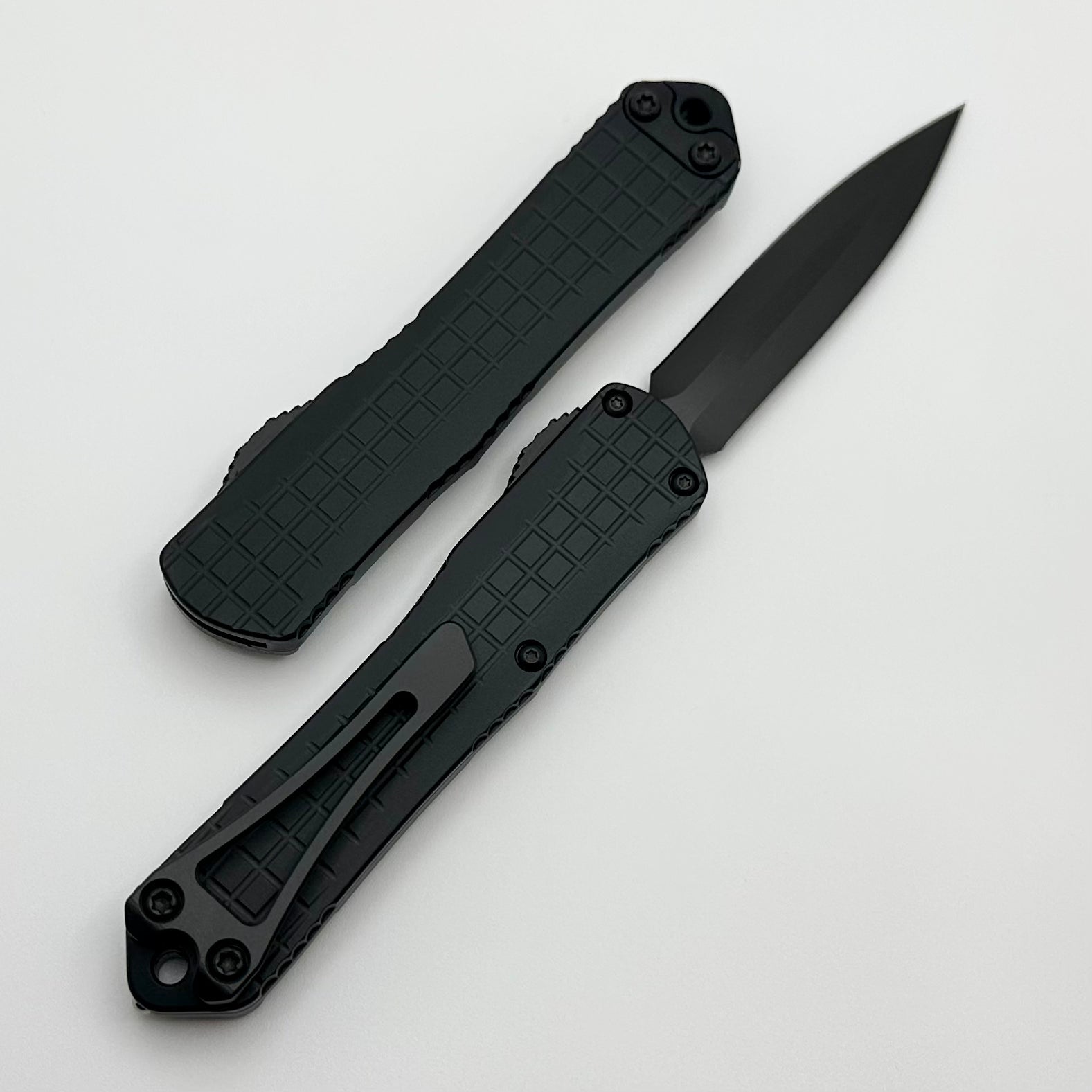 Heretic Knives Manticore S Premium Black DLC MagnaCut OTF Knife