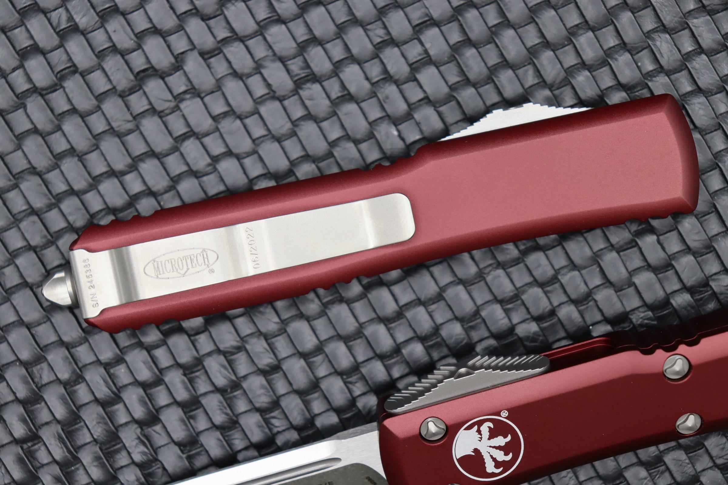 Premium Microtech Ultratech Single Edge Knife - Stonewash & Merlot Finish