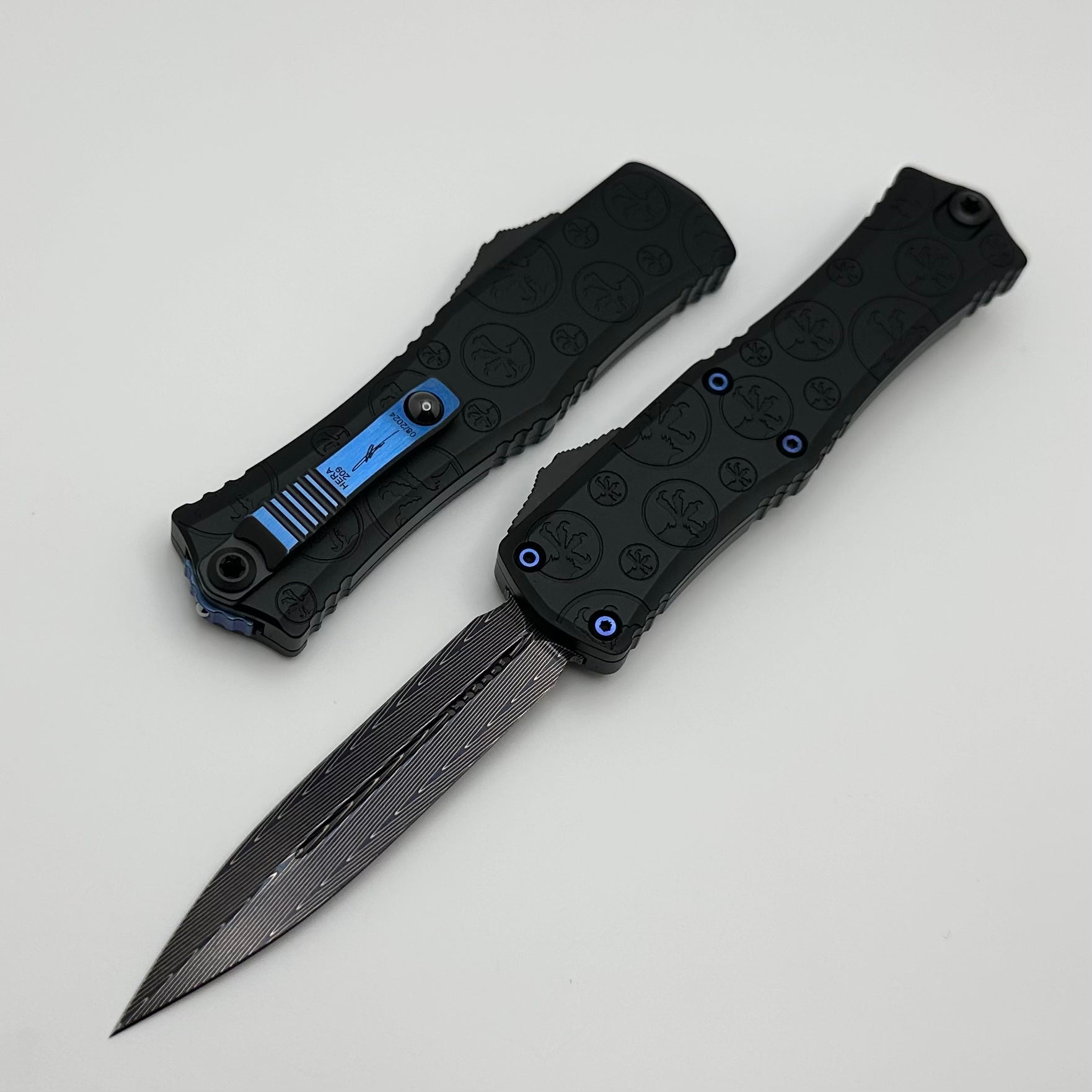 Microtech Hera II Mini Signature Series - Premium Damascus Blade with Black Claw Burst Handle & Blue Titanium Hardware