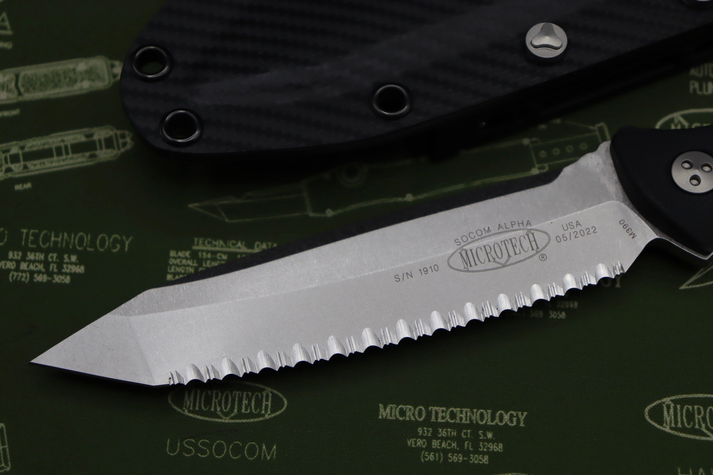 Microtech Socom Alpha Tanto Stonewash Tactical Knife - Fully Serrated M390 Blade