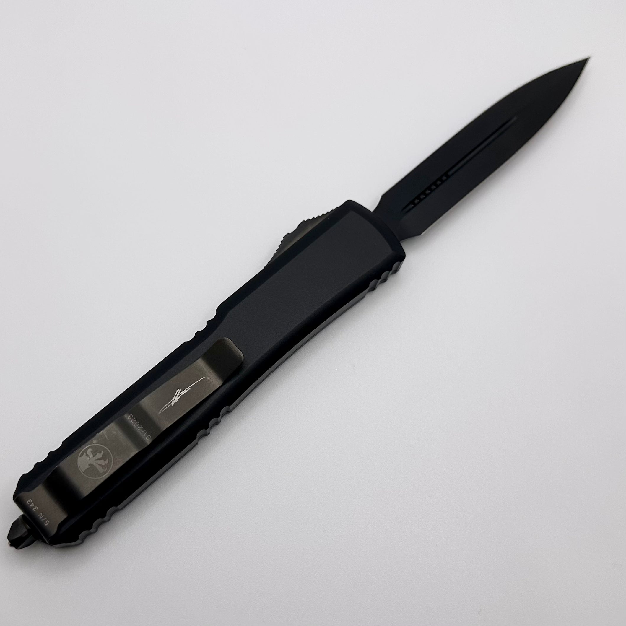 Microtech Ultratech Double Edge DLC Black Tactical Signature Series - Premium Pre-Owned OTF Knife