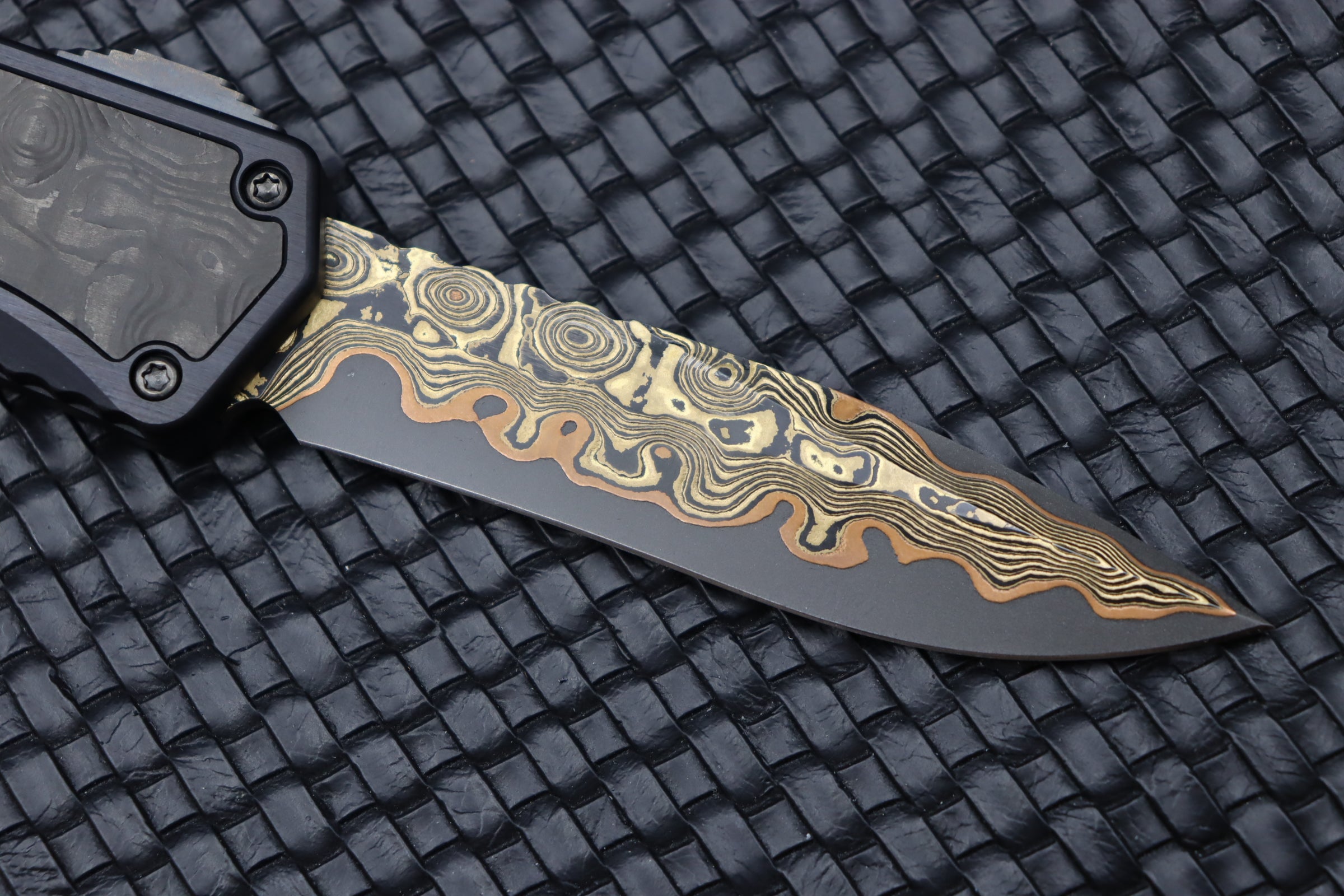 Premium Heretic Knives Colossus: Fat Carbon & Baker Forge Damascus Recurve Blade