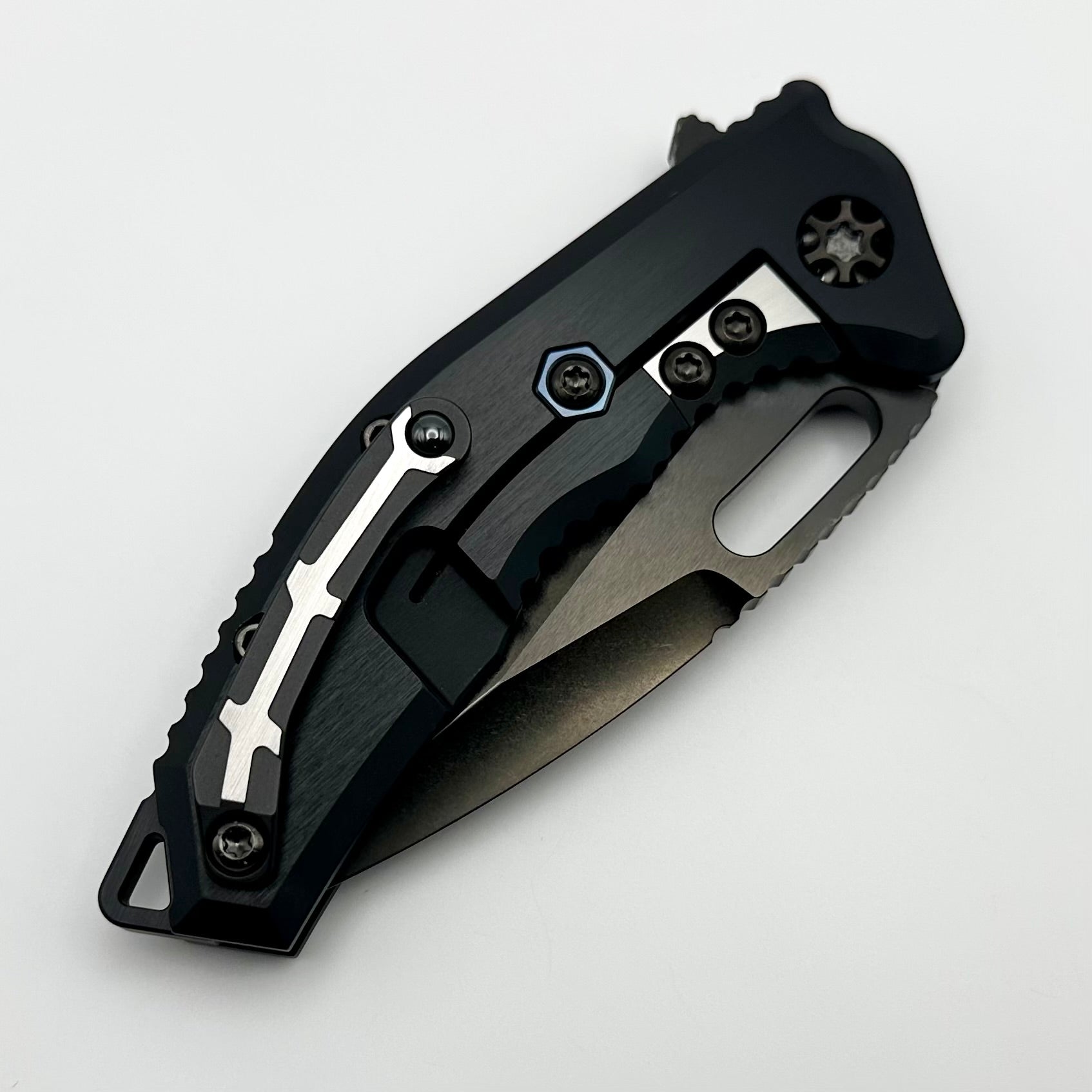 Heretic Knives Premium Medusa V3 Custom Manual Prototype - Black Aluminum Frame Lock with Stingray Inlays & DLC MagnaCut Blade