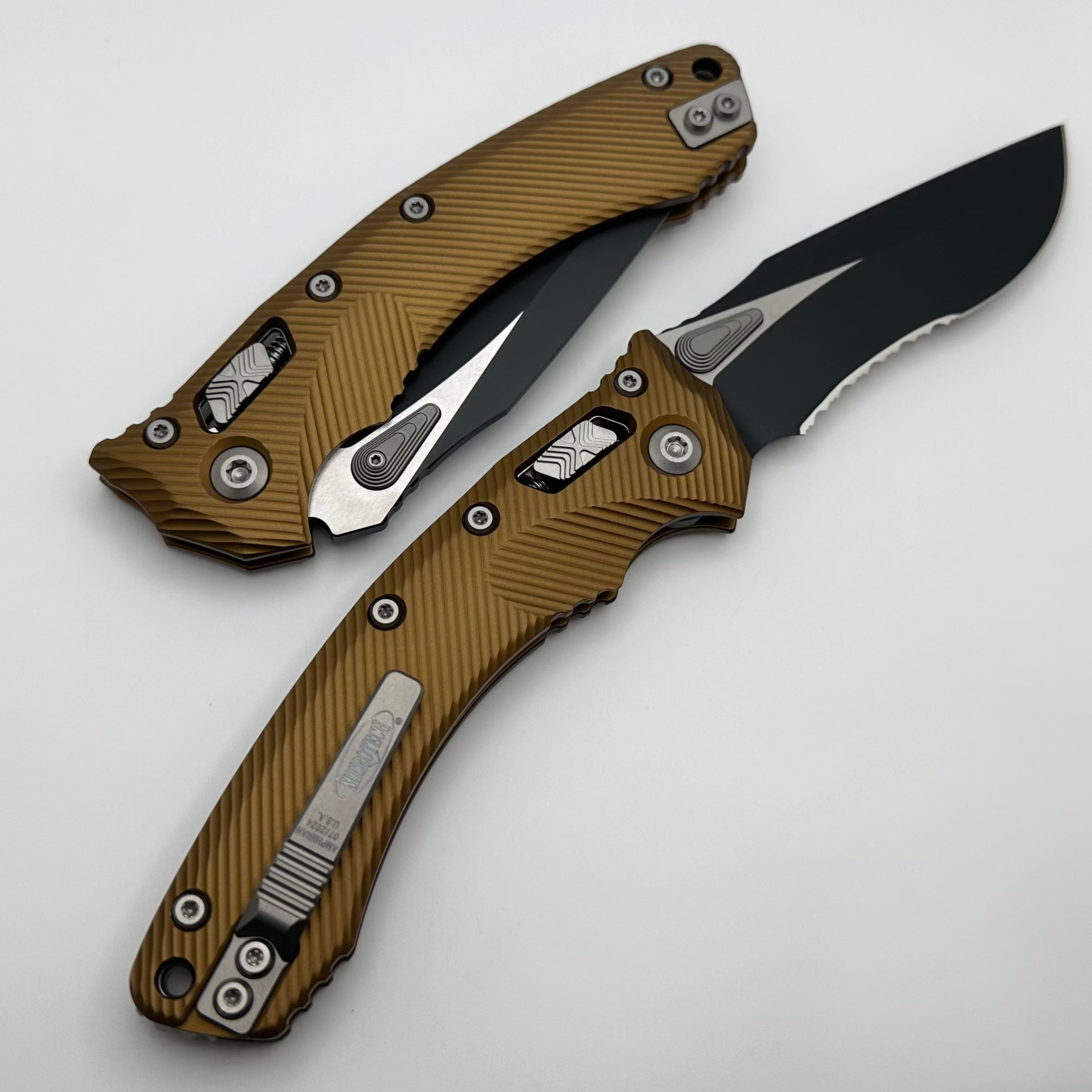 Microtech Amphibian RAM LOK Tan Fluted Aluminum Folding Knife | Premium M390MK Blade