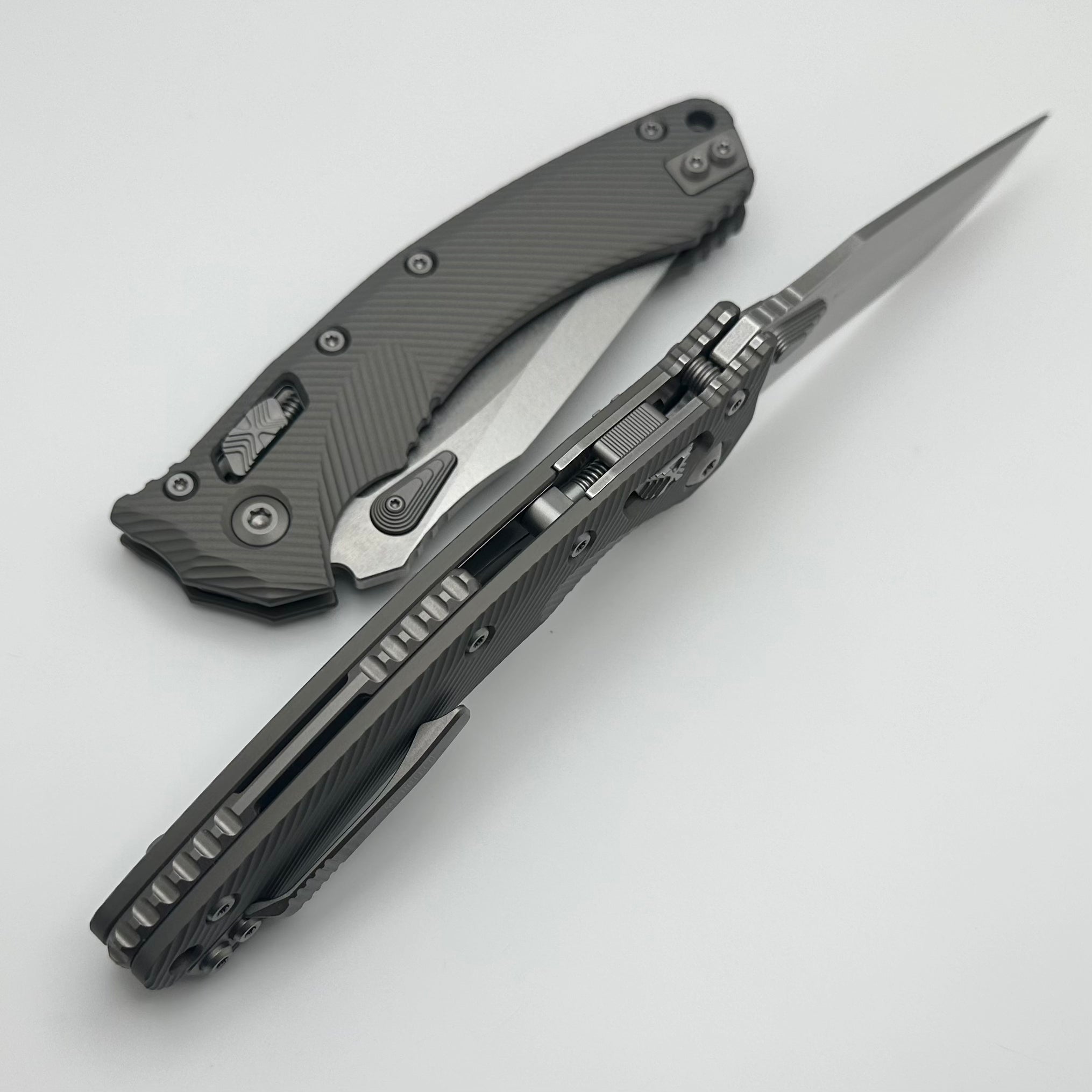 Microtech Amphibian RAM LOK Knife | Premium M390MK Blade & Fluted Aluminum Handle