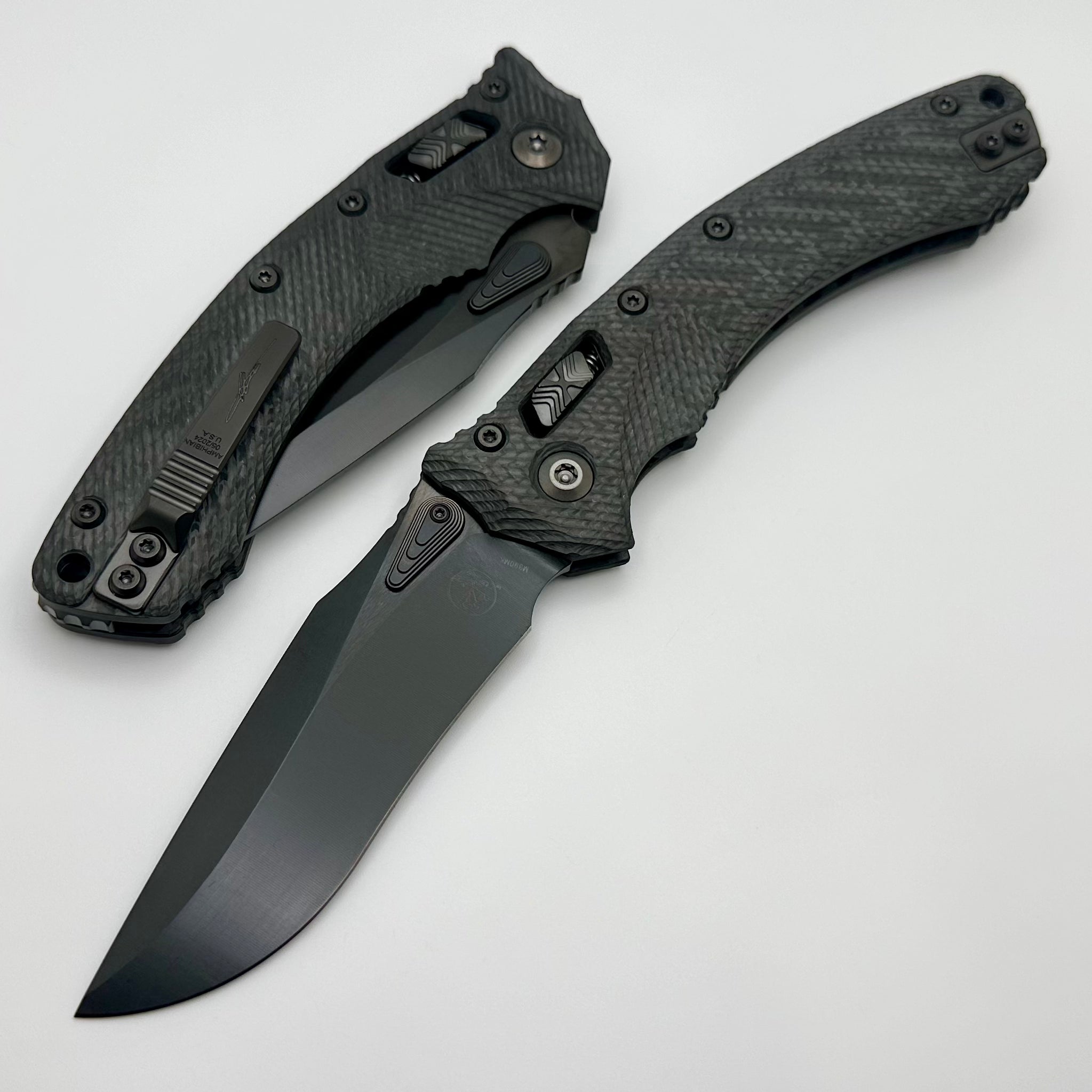 Microtech Amphibian RAM LOK Fluted Carbon Fiber & DLC M390MK Knife - Ultimate Precision Tool