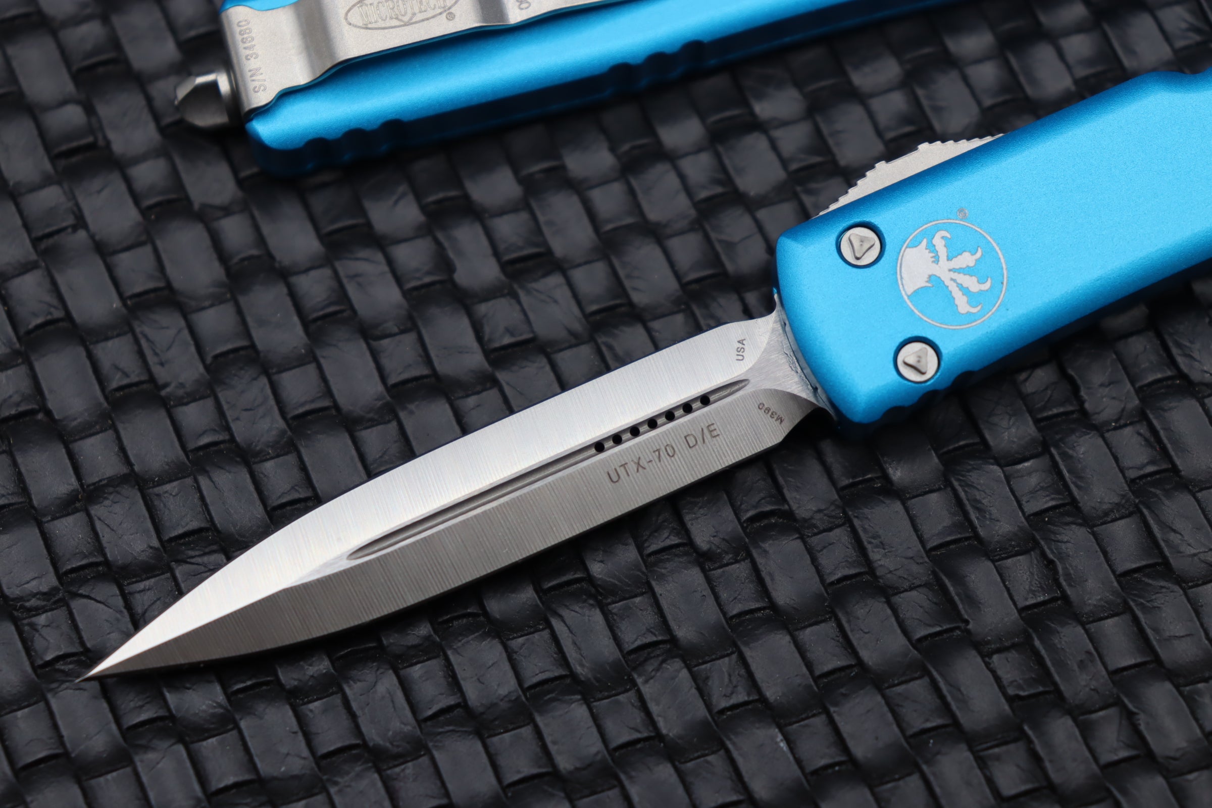 Microtech UTX-70 Double Edge Satin Standard & Turquoise 147-4TQ - Ultimate Compact EDC Knife