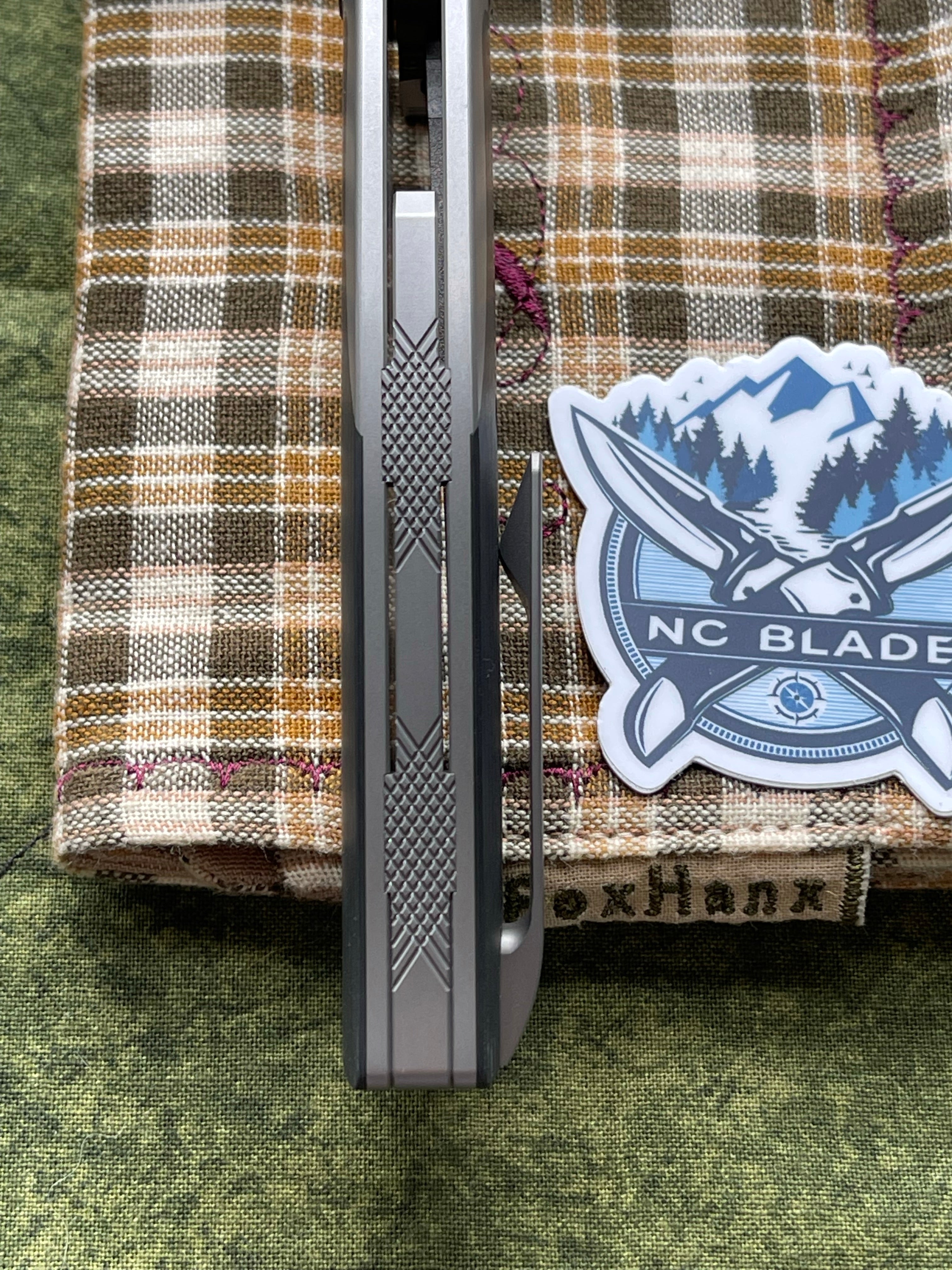 Reate Coyote Wave: Premium M390 Carbon Fiber Folding Knife