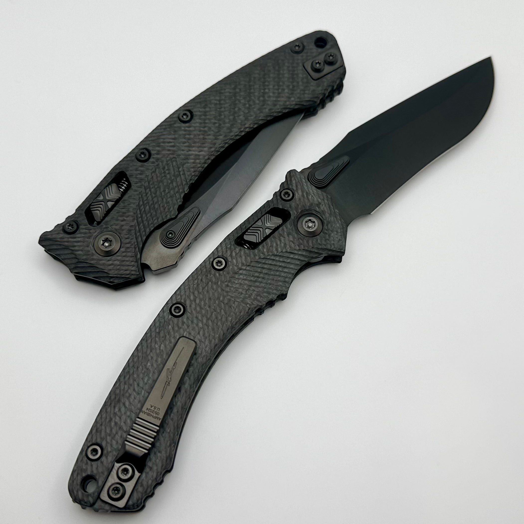 Microtech Amphibian RAM LOK Fluted Carbon Fiber & DLC M390MK Knife - Ultimate Precision Tool