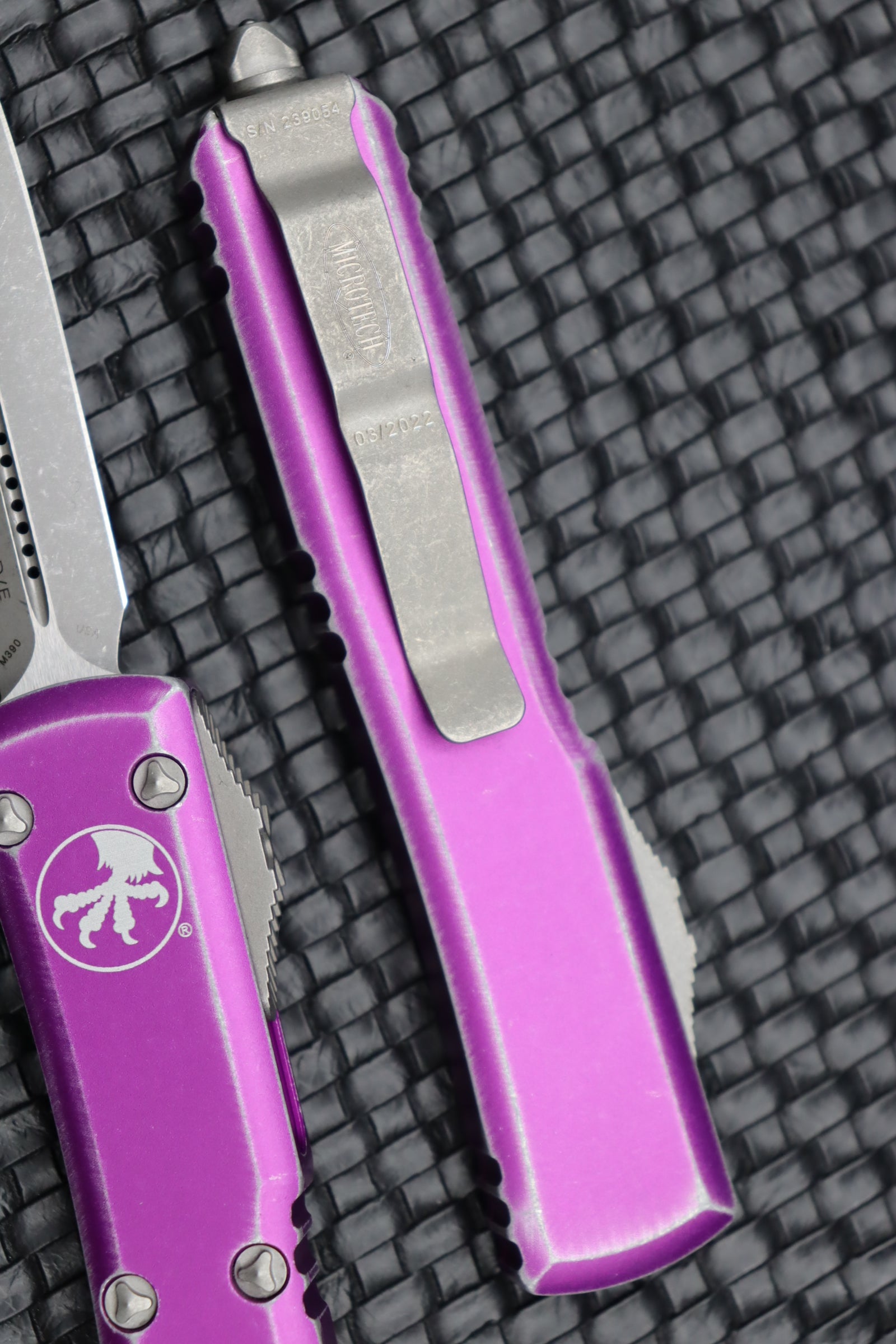 Microtech Ultratech Premium Double Edge Knife - Distressed Violet Edition