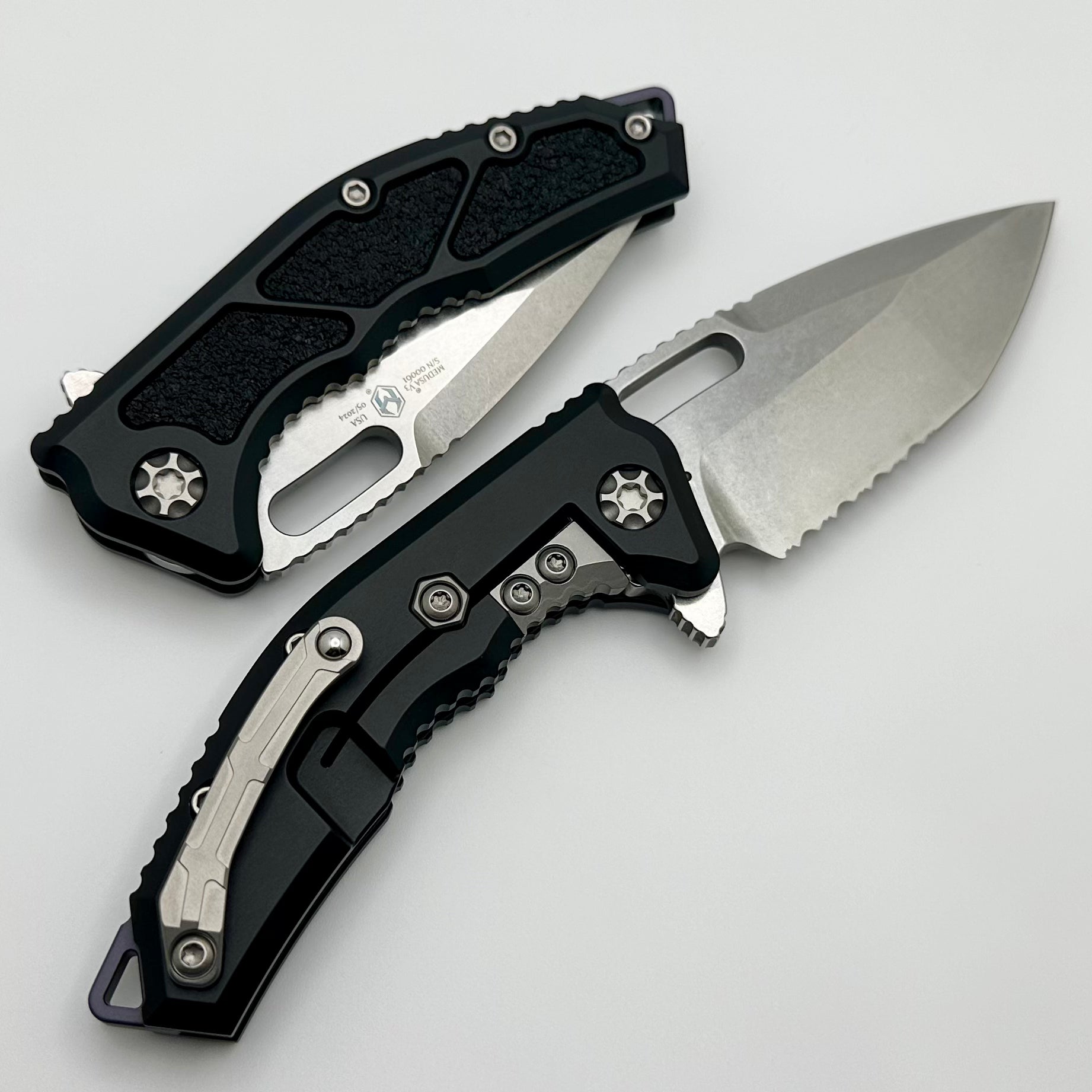 Heretic Knives Medusa Manual - Premium Black Aluminum Frame Lock with Grip Inlays & Stonewash MagnaCut Blade