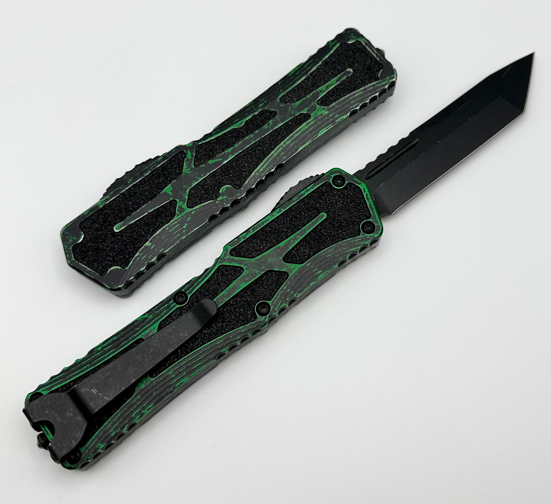 Heretic Knives Colossus Tanto: Premium Battle Black Magnacut Blade with Breakthrough Green Handle