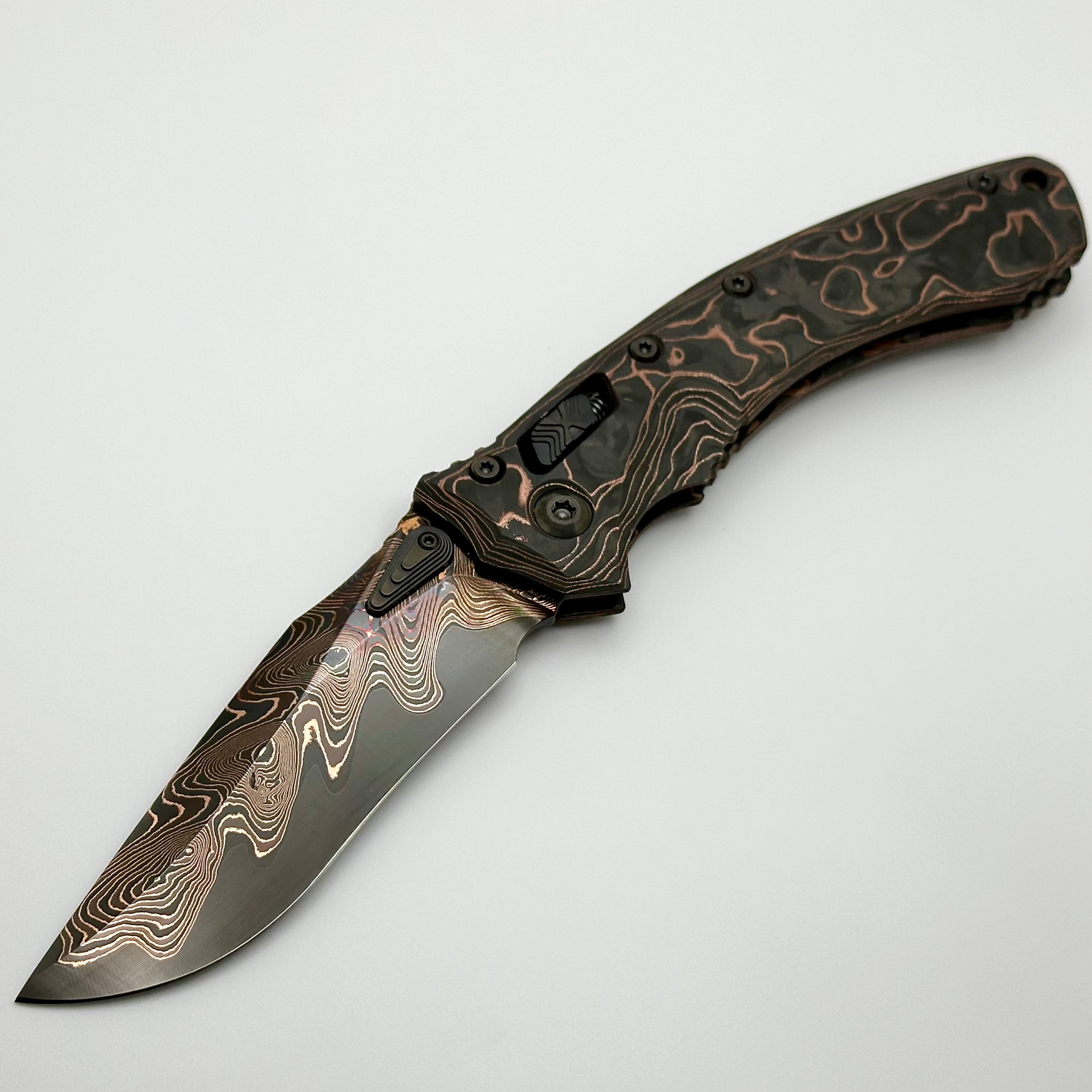 Microtech Amphibian RAM-LOK Signature Series Knife - Premium Carbon Fiber & Damascus Blade