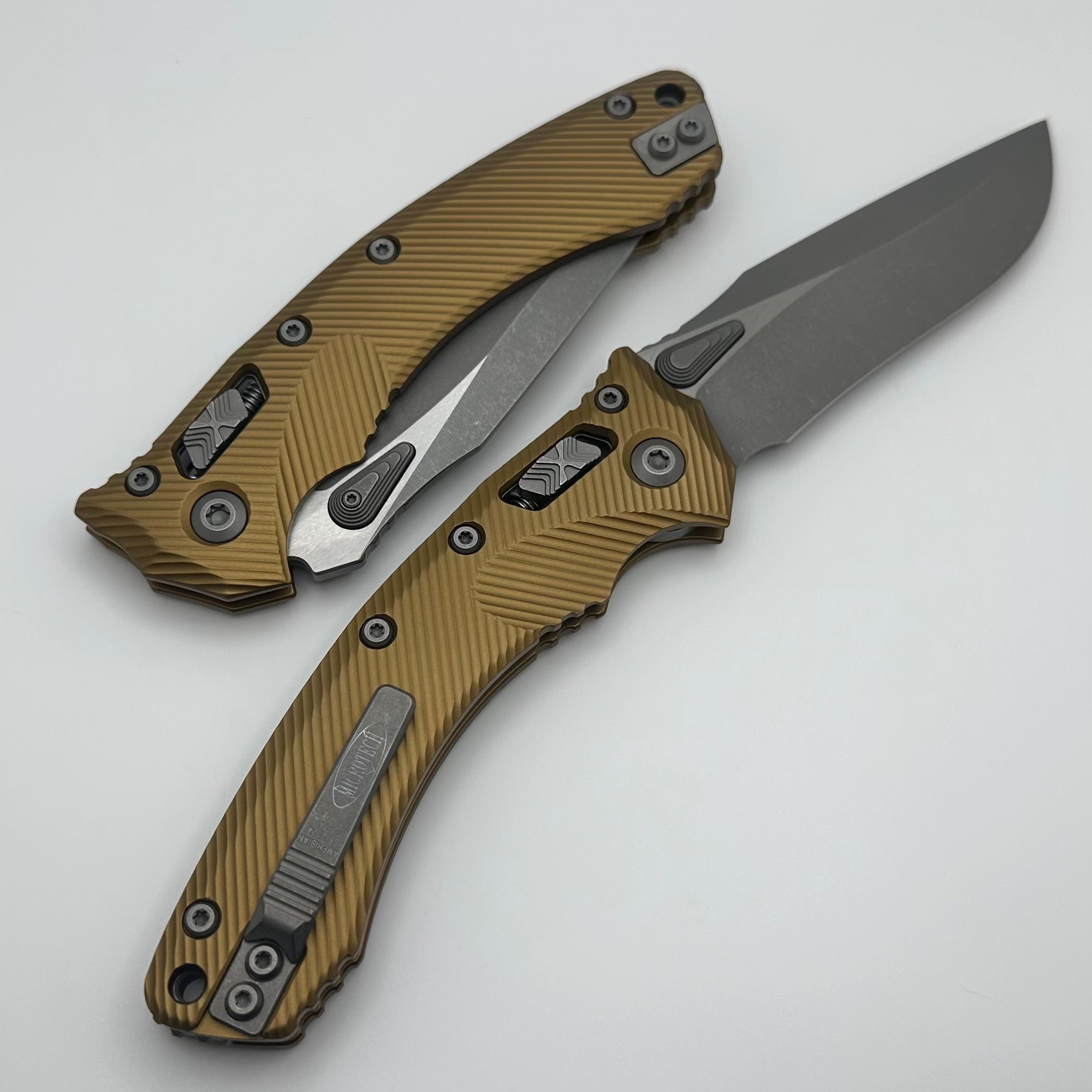 Premium Microtech Amphibian RAM LOK Knife - Tan Fluted Aluminum & Apocalyptic M390MK Blade