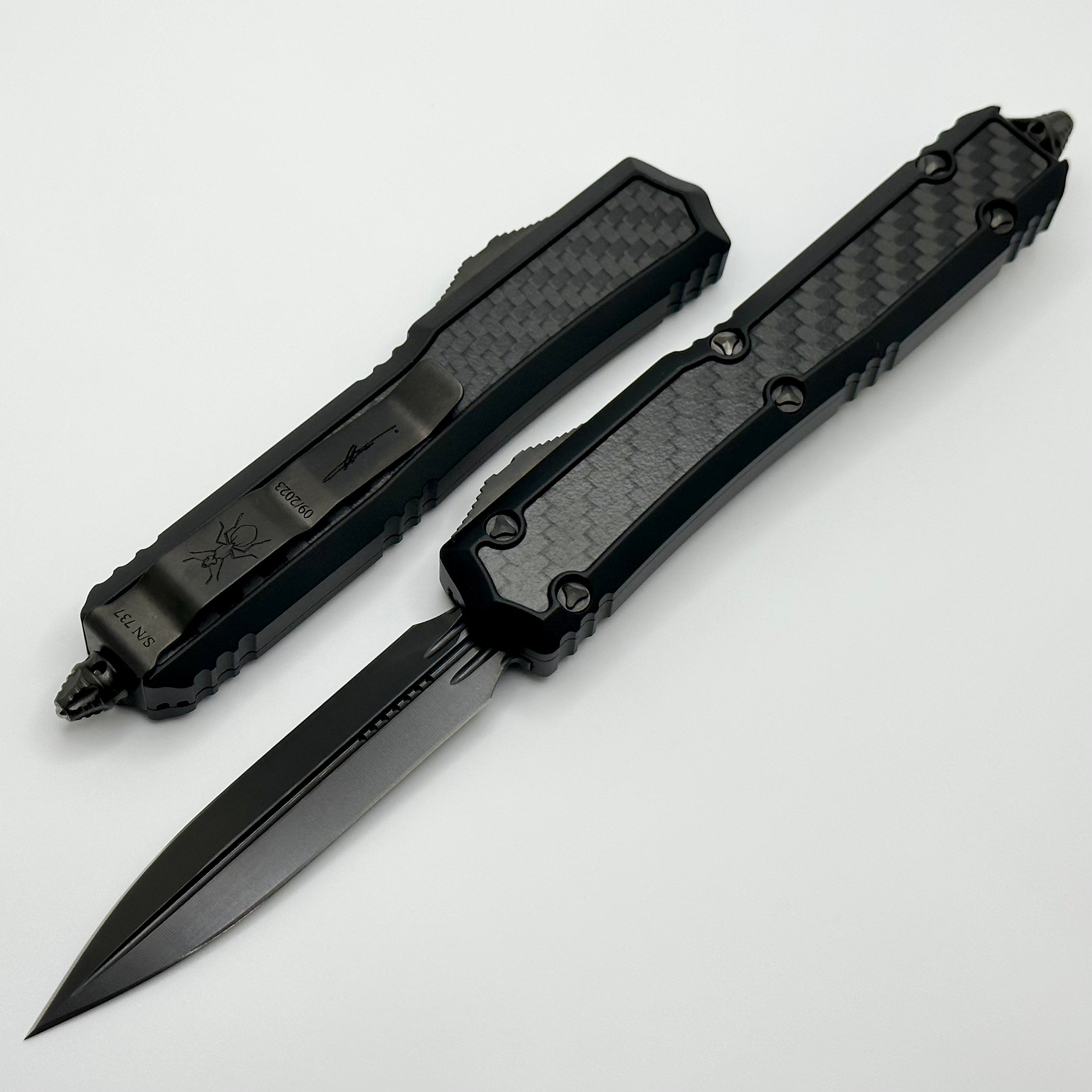 Microtech Makora Shadow DLC Signature Series - Premium Tactical Knife with Carbon Fiber Inlays