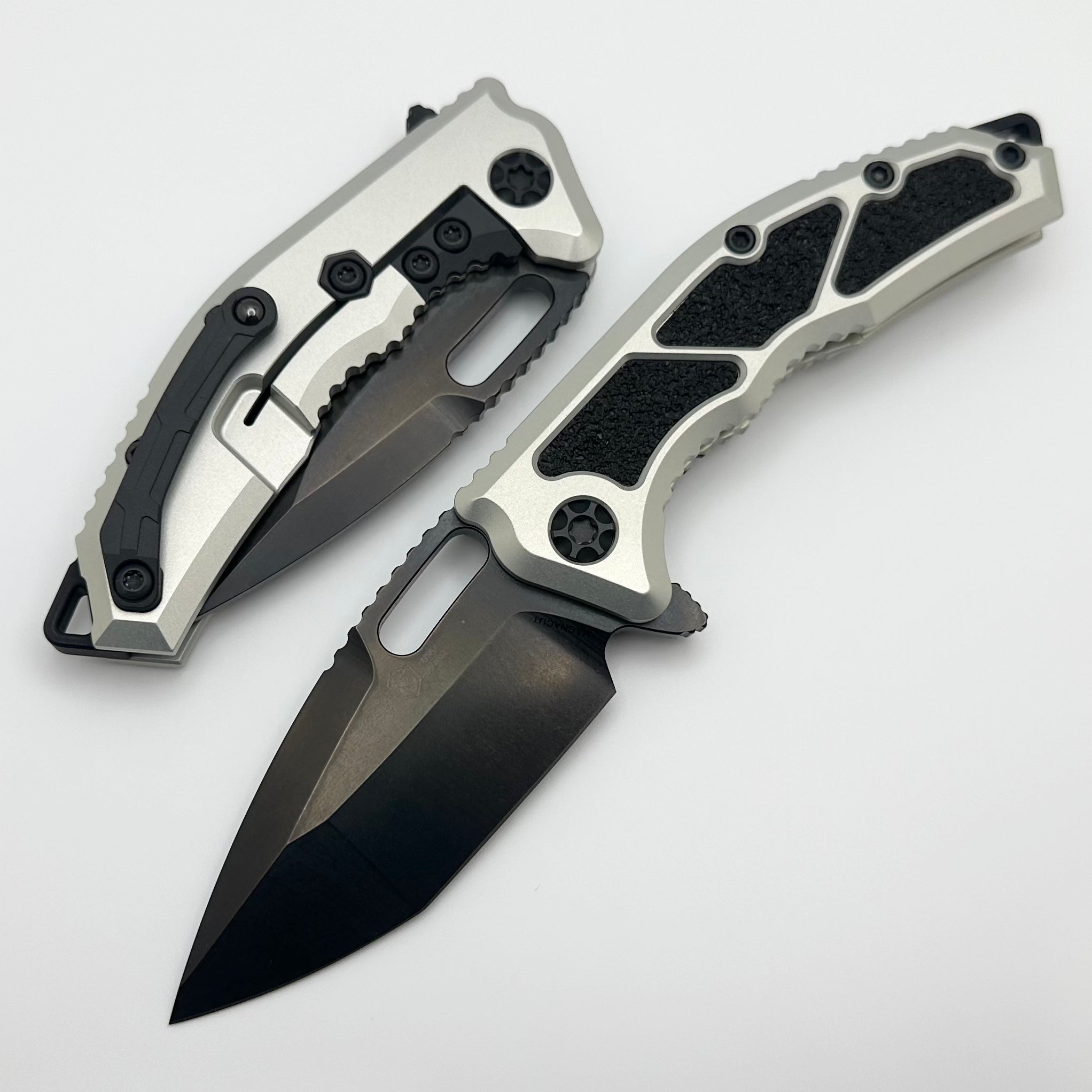 Heretic Knives Medusa Manual: Premium Aluminum Frame Lock with Grip Inlays & DLC MagnaCut Blade