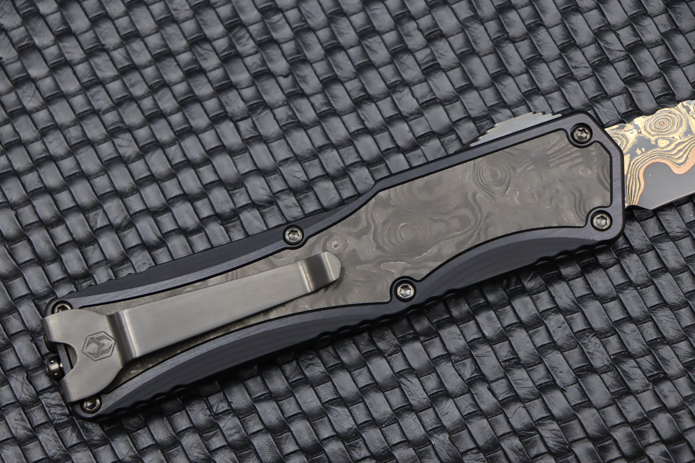 Premium Heretic Knives Colossus: Fat Carbon & Baker Forge Damascus Recurve Blade