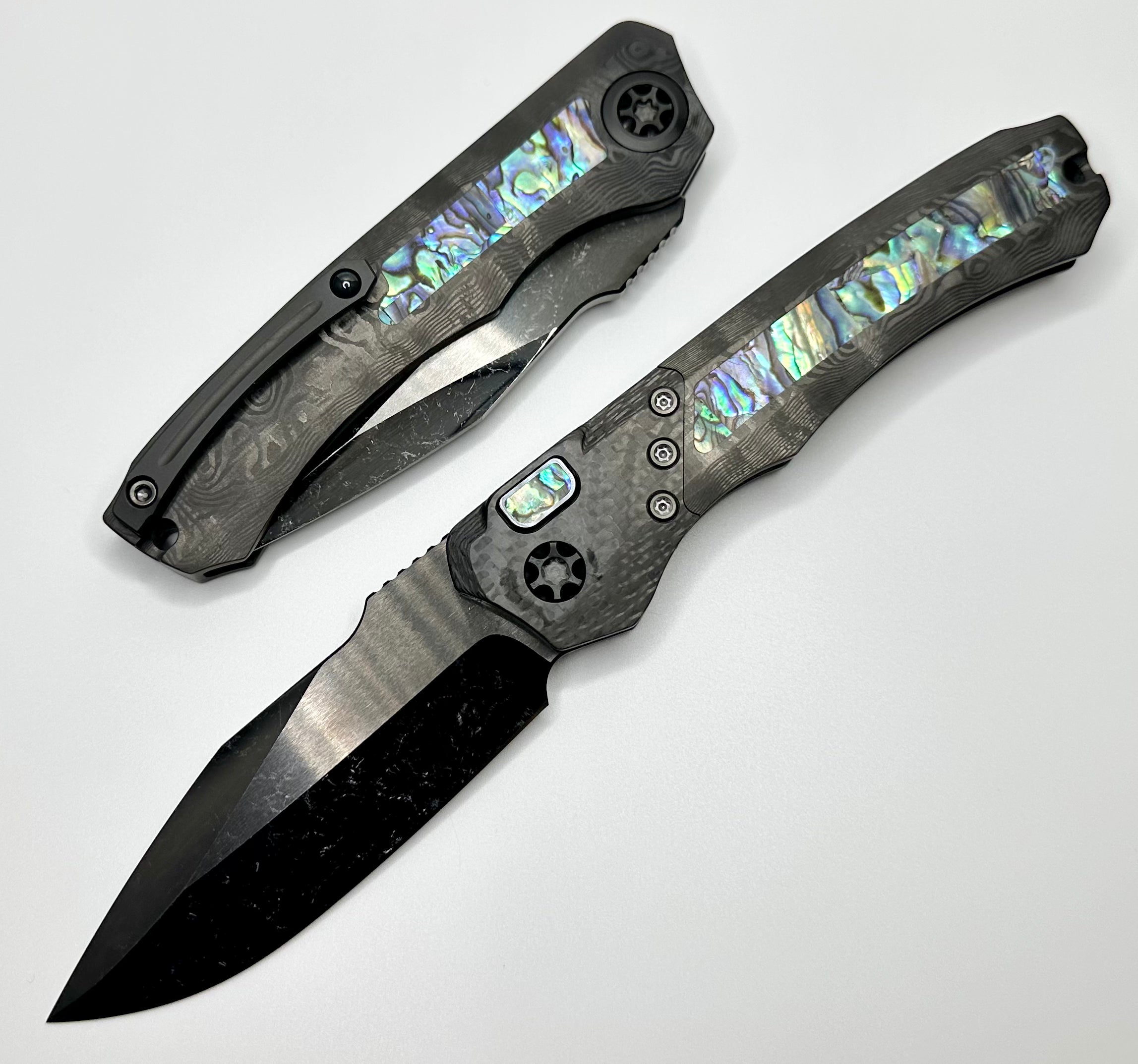 Heretic Knives Wraith Auto: Premium Black Dunes Fat Carbon Handle with Abalone Inlays & Hand Ground Cracked Ice DLC Elmax Blade